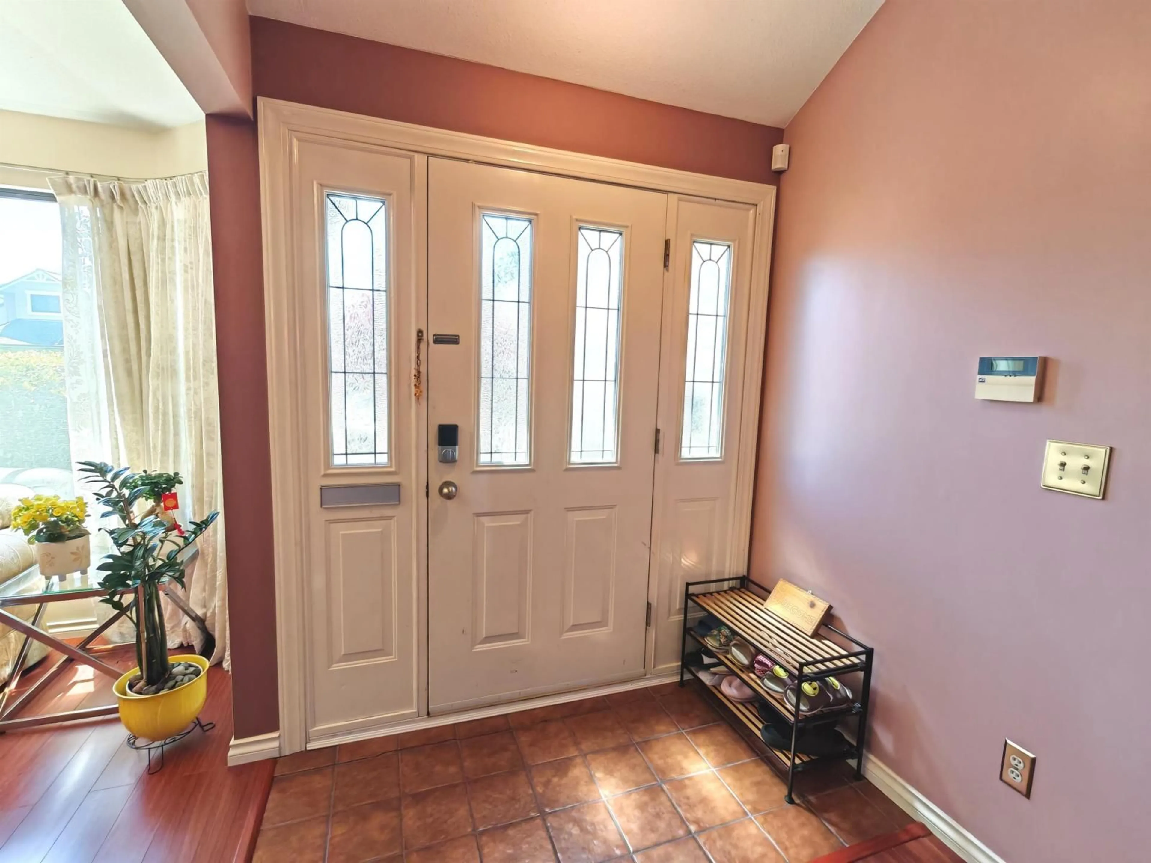 Indoor entryway for 11933 WOODGROVE AVENUE, Delta British Columbia V4E3H2