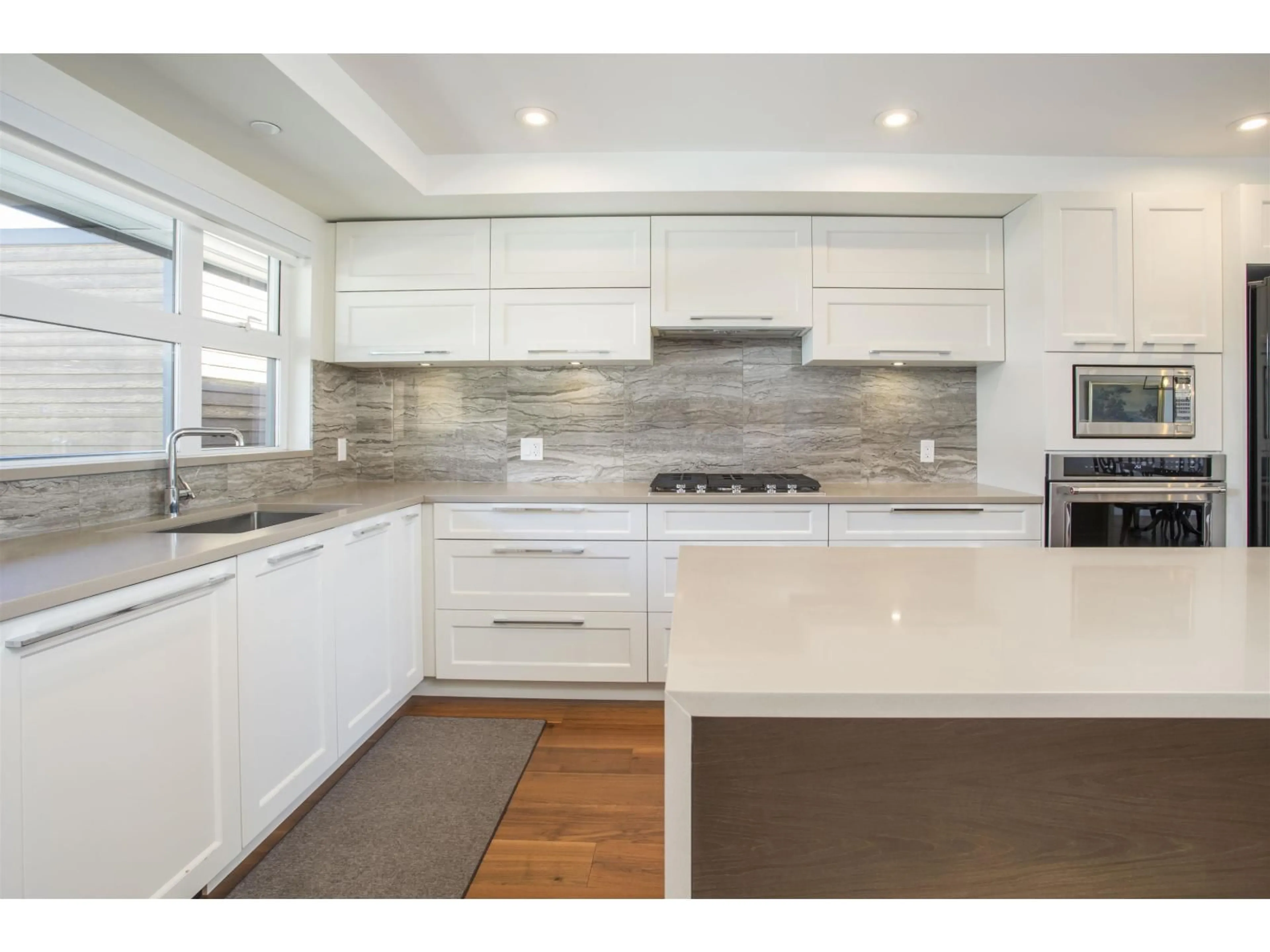 Contemporary kitchen, unknown for 402 - 1160 OXFORD STREET, White Rock British Columbia V4B0B3