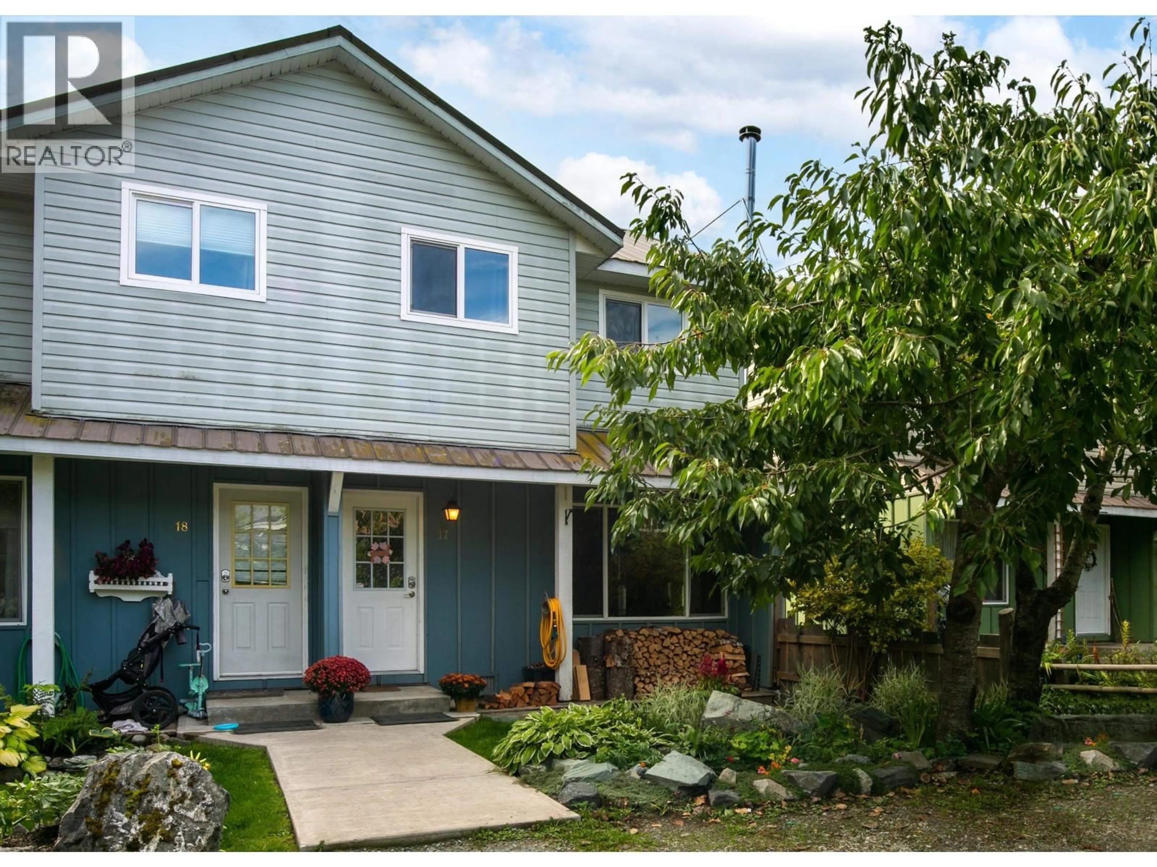 Home with vinyl exterior material, street for 17 - 7416 FLINT STREET, Pemberton British Columbia V0N2L1