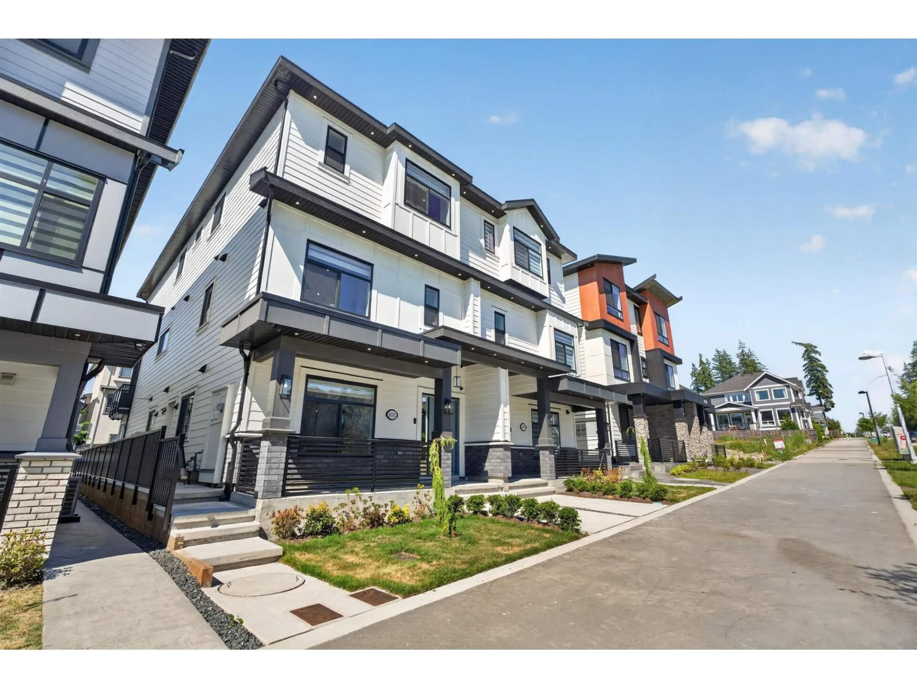 Unknown for 16511 20 AVENUE, Surrey British Columbia V3Z9M9