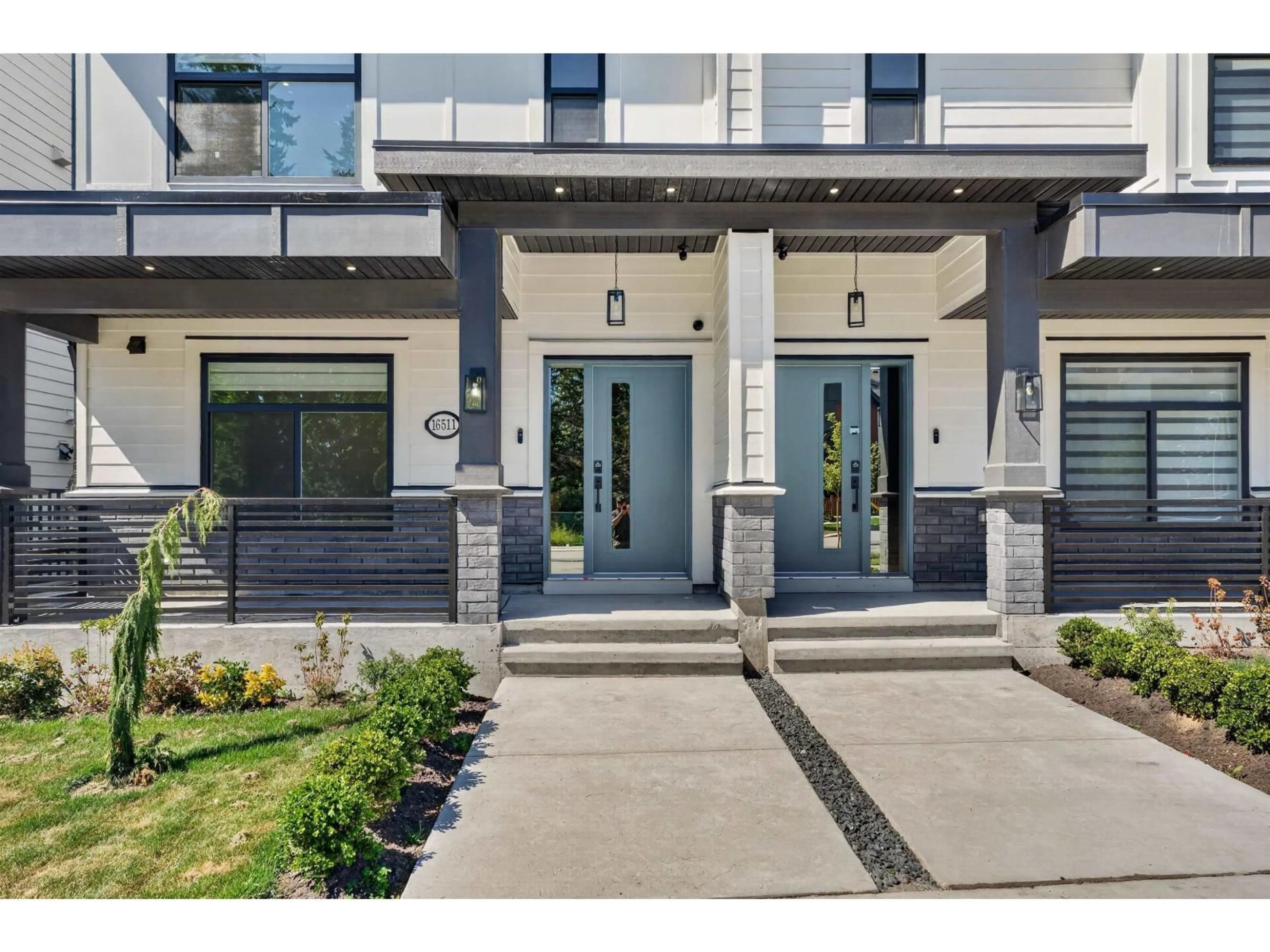 Indoor entryway for 16511 20 AVENUE, Surrey British Columbia V3Z9M9