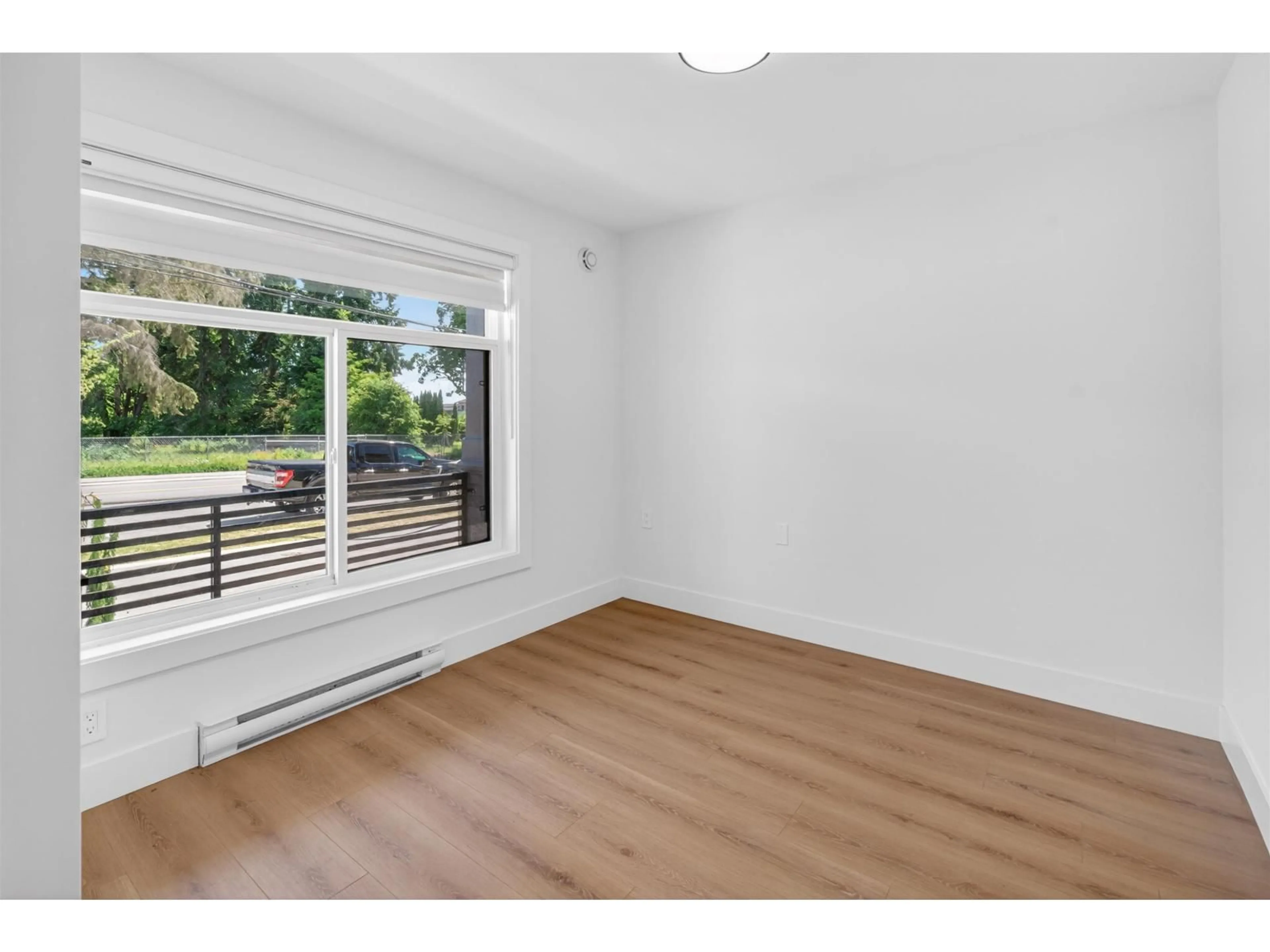 A pic of a room for 16511 20 AVENUE, Surrey British Columbia V3Z9M9