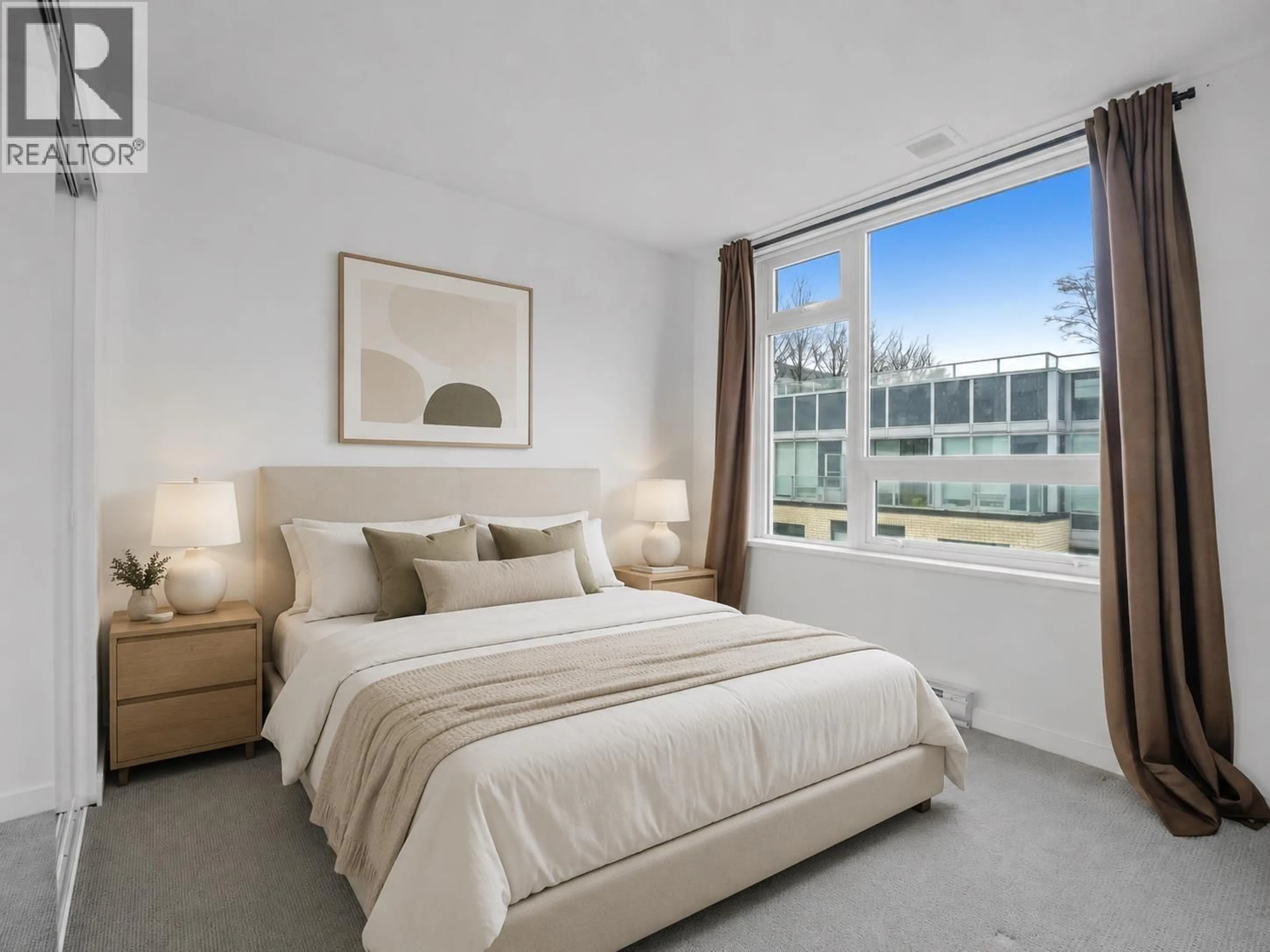 Bedroom with bed, unknown for 622 - 5665 BOUNDARY ROAD, Vancouver British Columbia V5R0E4