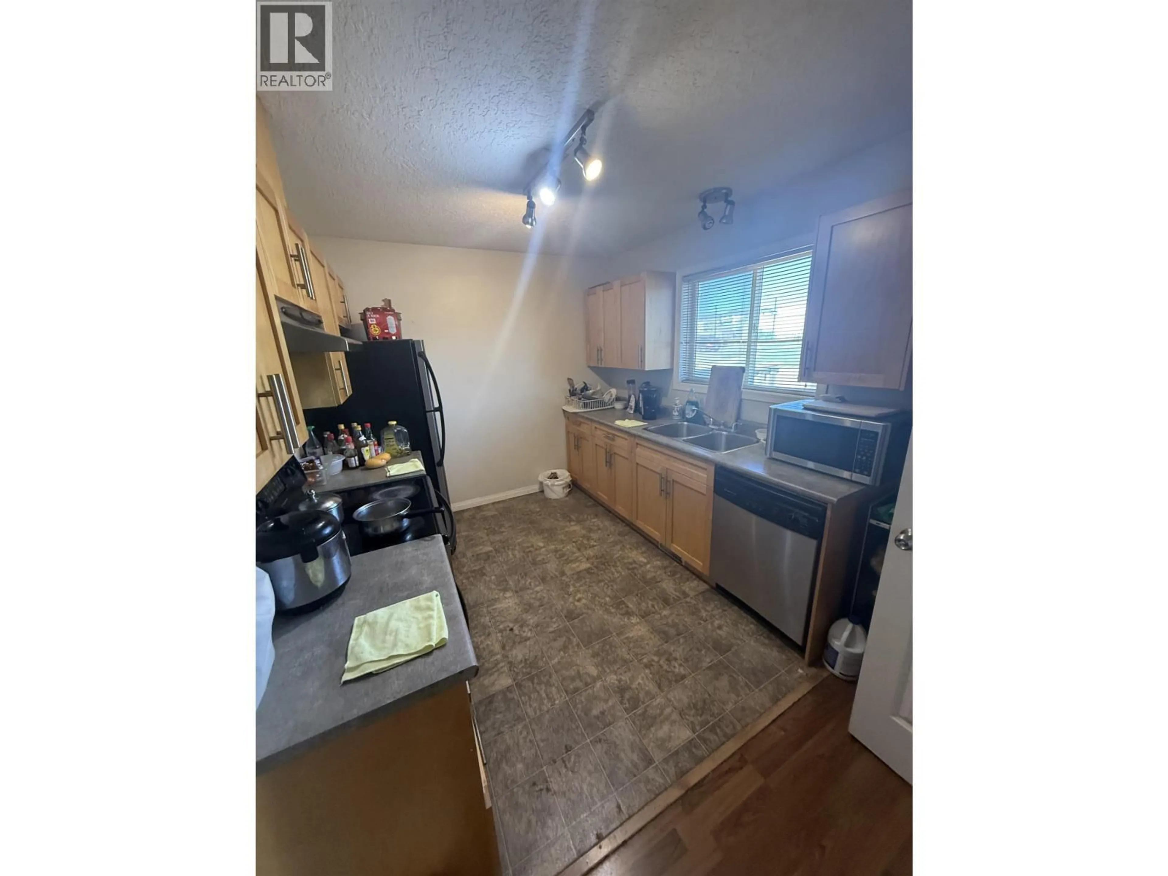 Standard kitchen, unknown for 10203 98 AVENUE, Fort St. John British Columbia V1J0B1