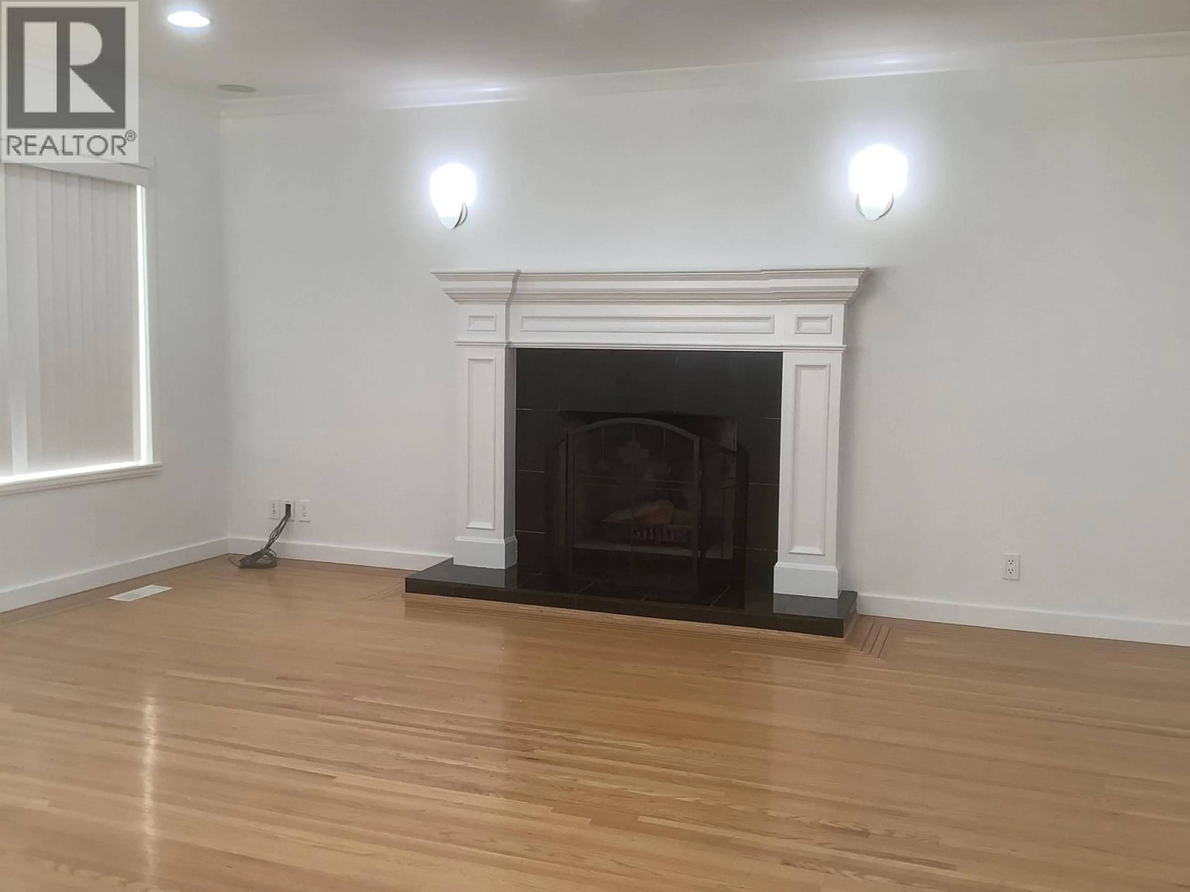 A pic of a room for 537 DRAYCOTT STREET, Coquitlam British Columbia V3J6M4