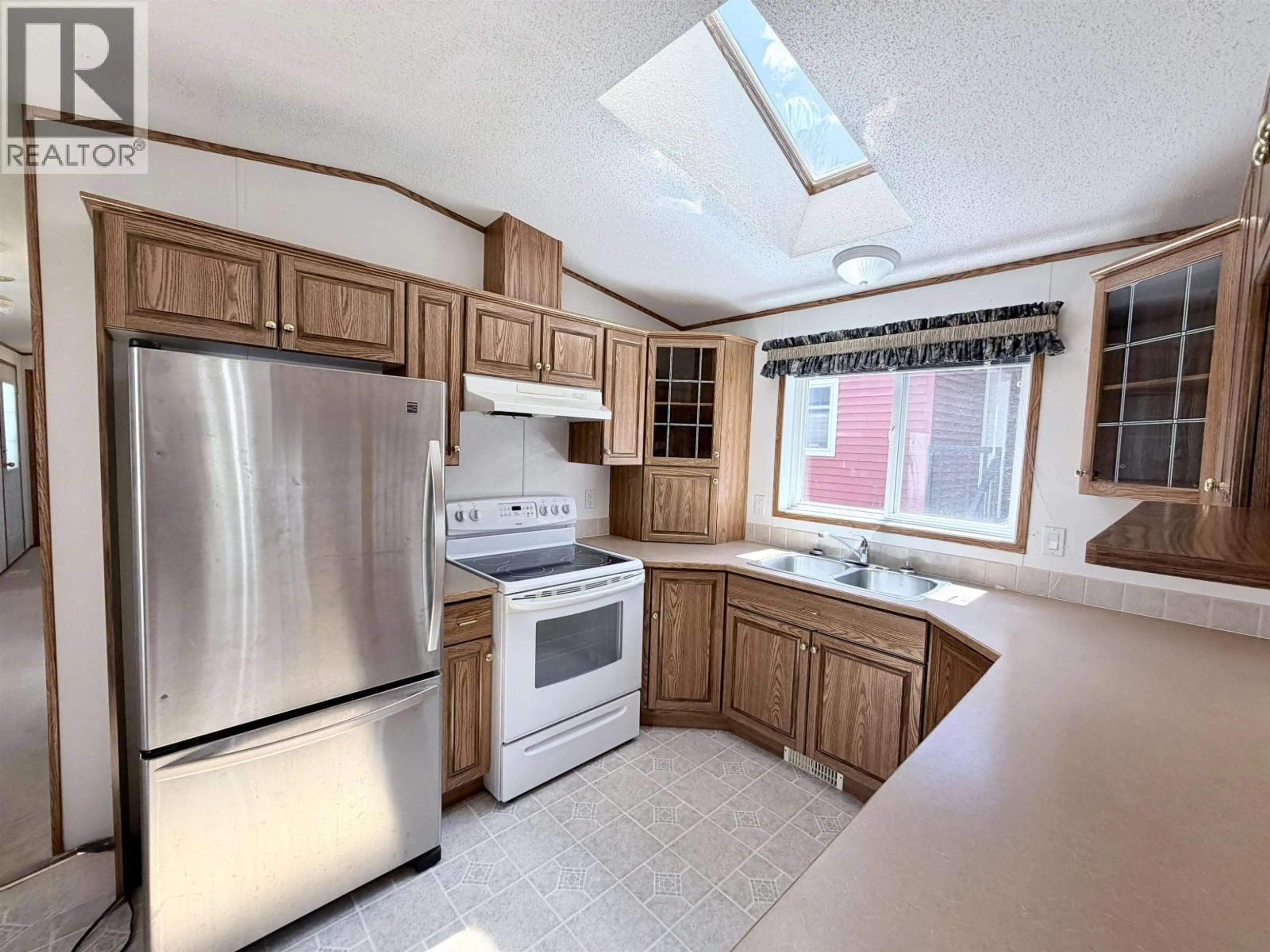 Standard kitchen, ceramic/tile floor for 6 - 176 NORTHSIDE ROAD, Vanderhoof British Columbia V0J3A2