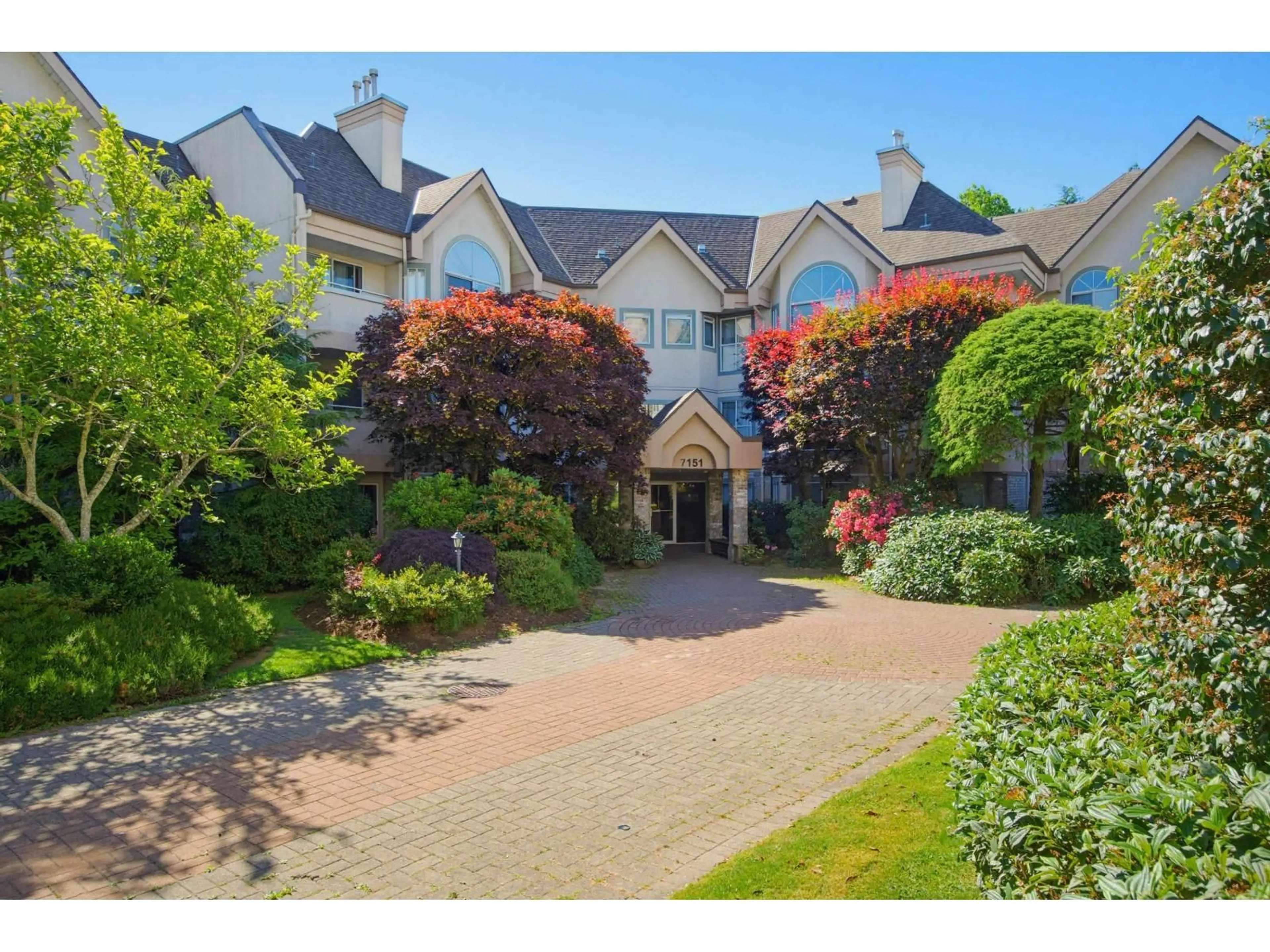 A pic from outside/outdoor area/front of a property/back of a property/a pic from drone, street for 217 - 7151 121 STREET, Surrey British Columbia V3W0E7