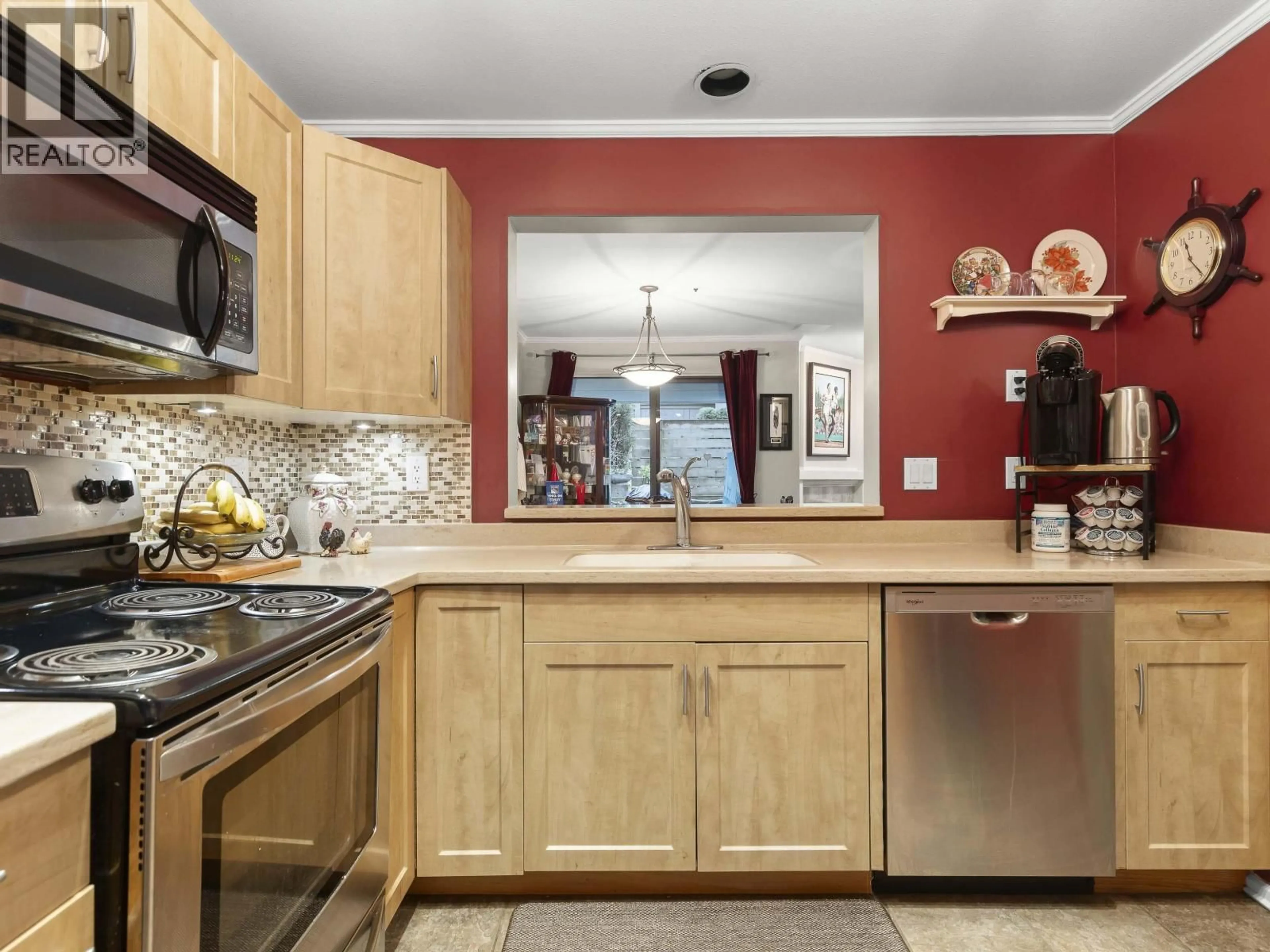 Standard kitchen, ceramic/tile floor for 102 - 628 12TH AVENUE, Vancouver British Columbia V5Z1M8