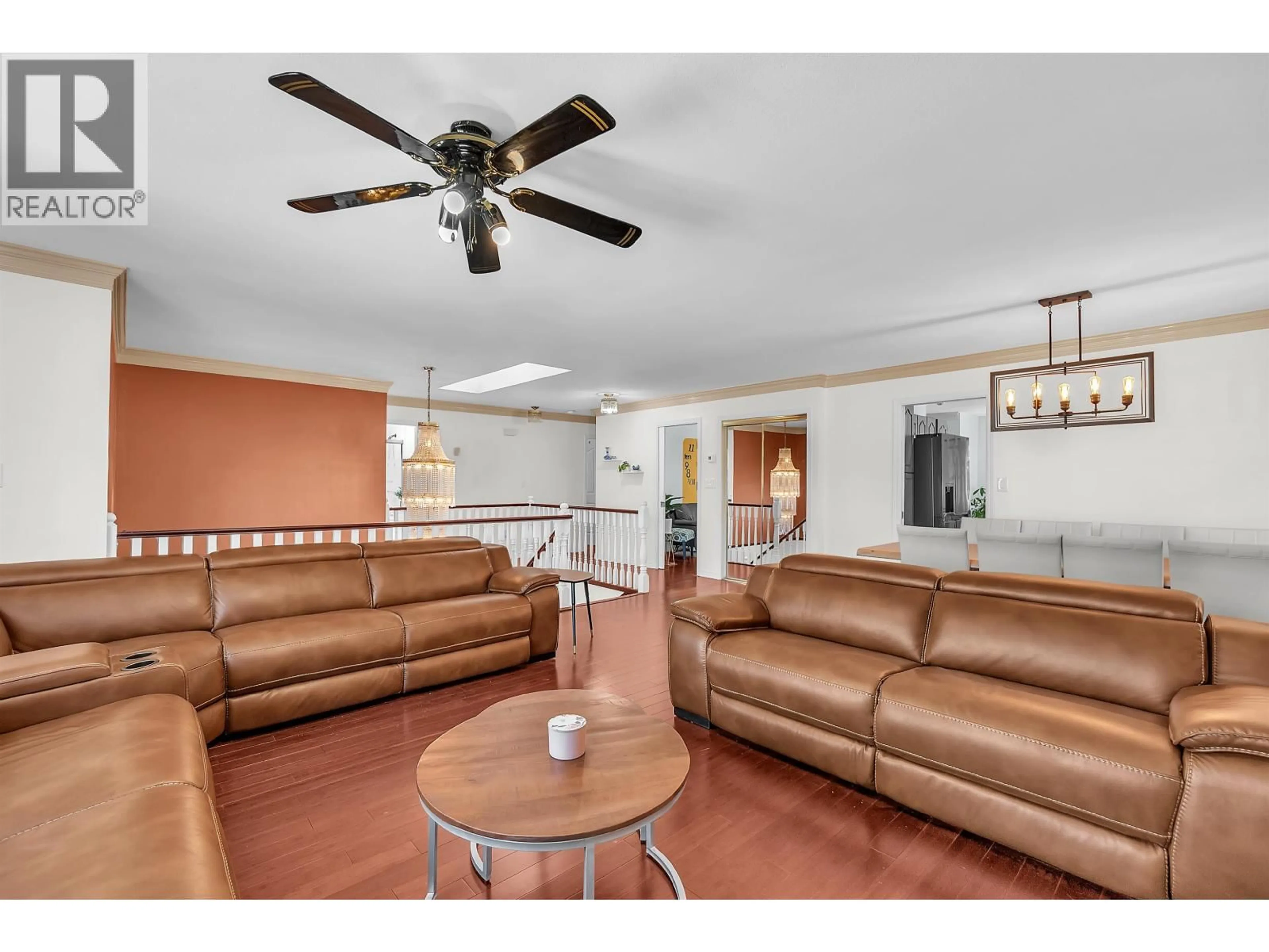 Living room with furniture, unknown for 7922 16 AVENUE, Burnaby British Columbia V3N1R3