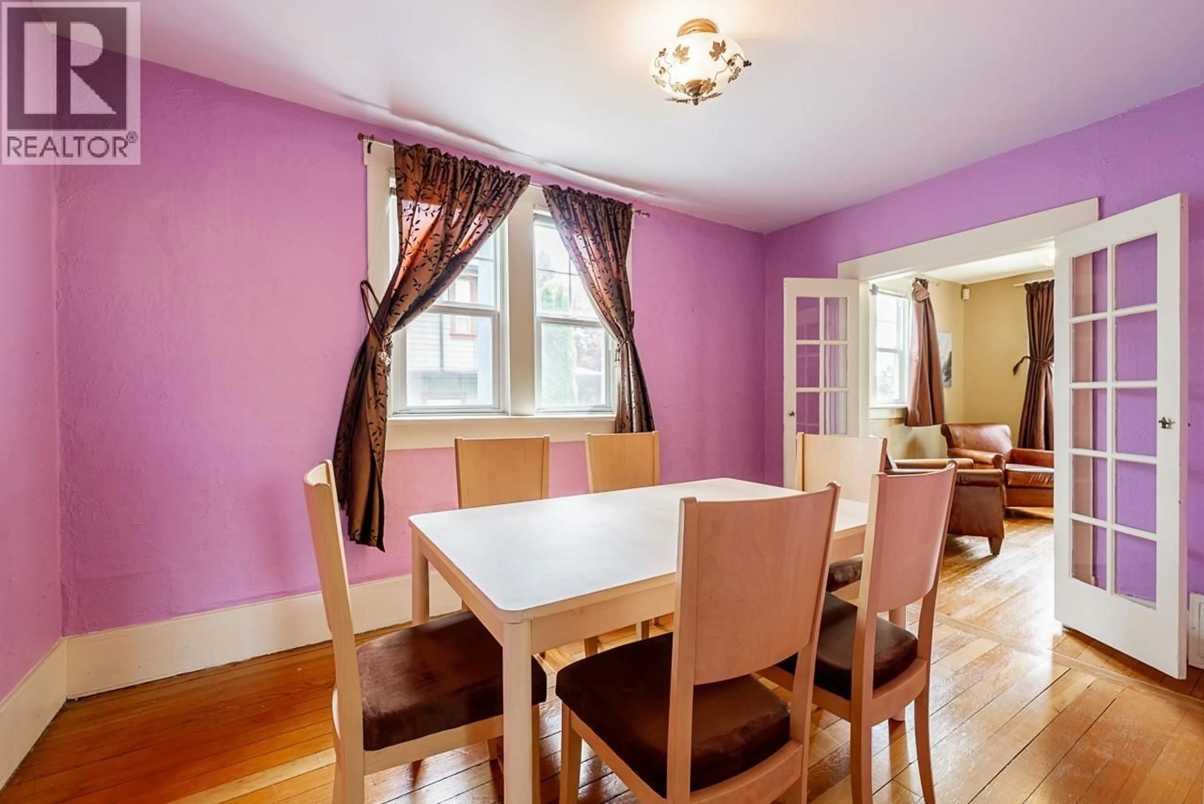 Dining room, wood/laminate floor for 264 QUEENS ROAD, North Vancouver British Columbia V7N2K5