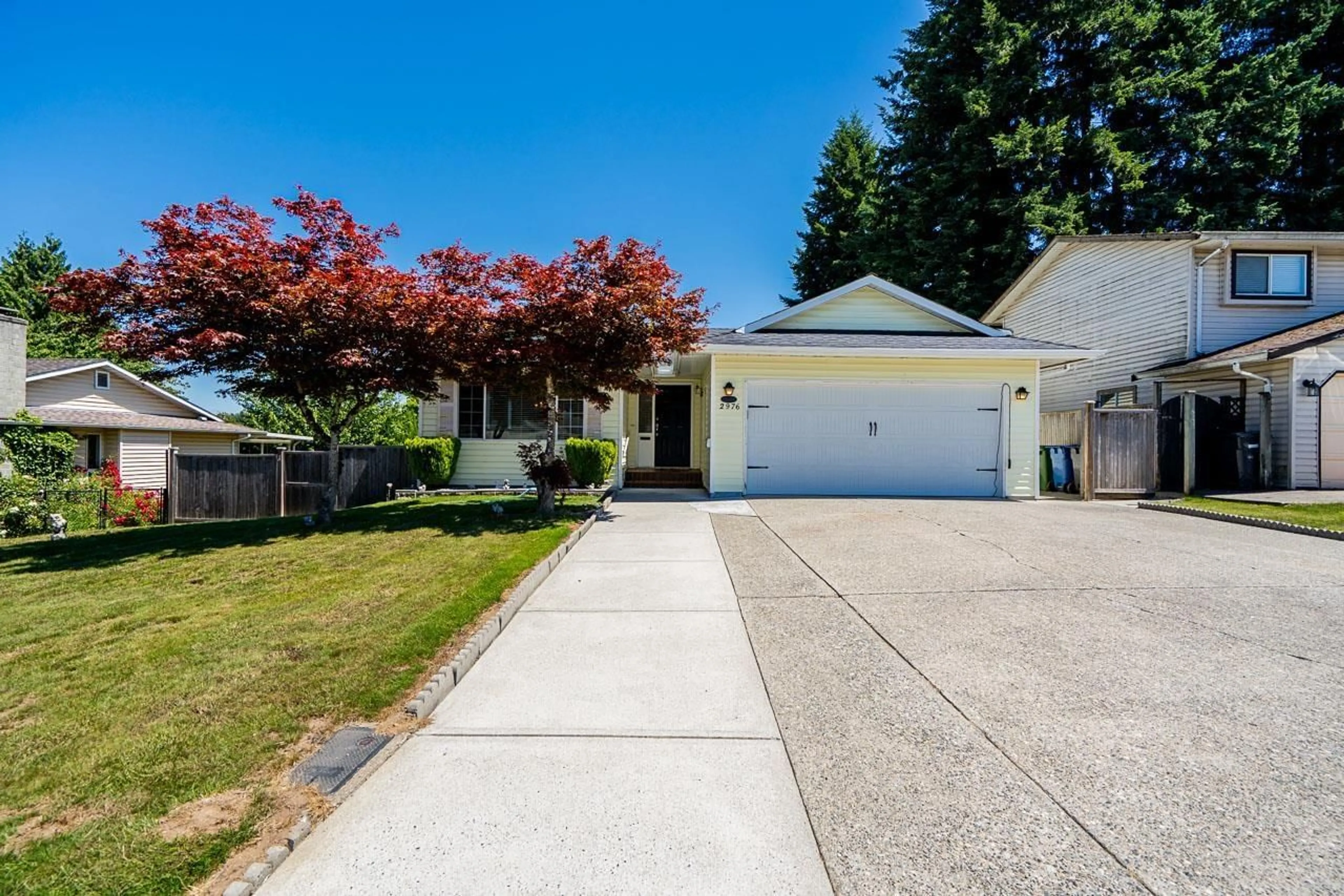 A pic from outside/outdoor area/front of a property/back of a property/a pic from drone, street for 2976 WILLBAND STREET, Abbotsford British Columbia V2S5V7