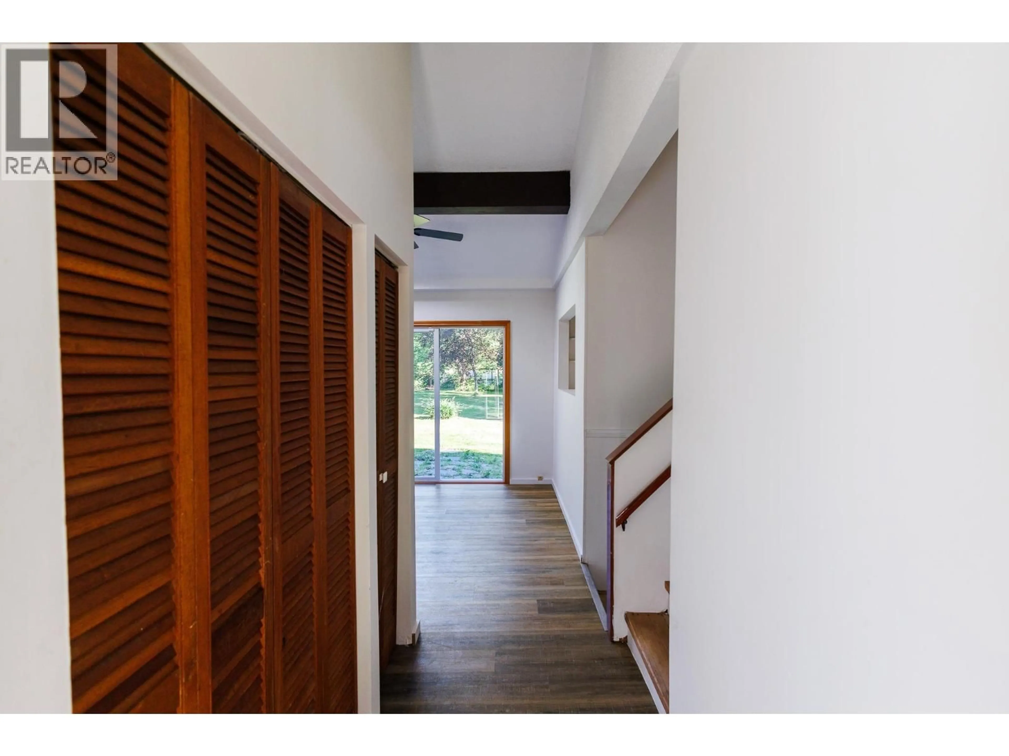 Indoor foyer for 6182 KILBY ROAD, Terrace British Columbia V8G0E1