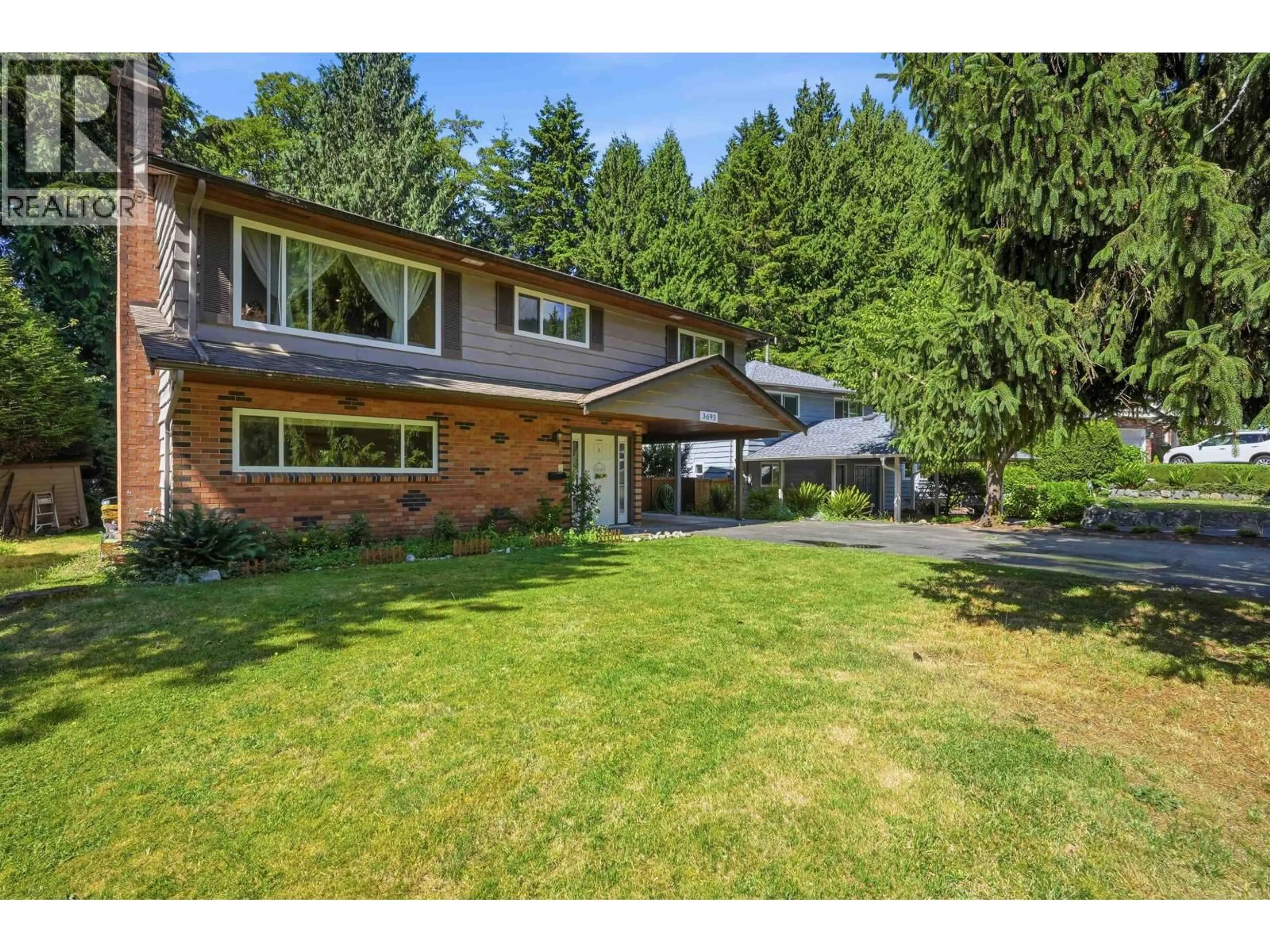 A pic from outside/outdoor area/front of a property/back of a property/a pic from drone, unknown for 3693 REGENT AVENUE, North Vancouver British Columbia V7N2C3