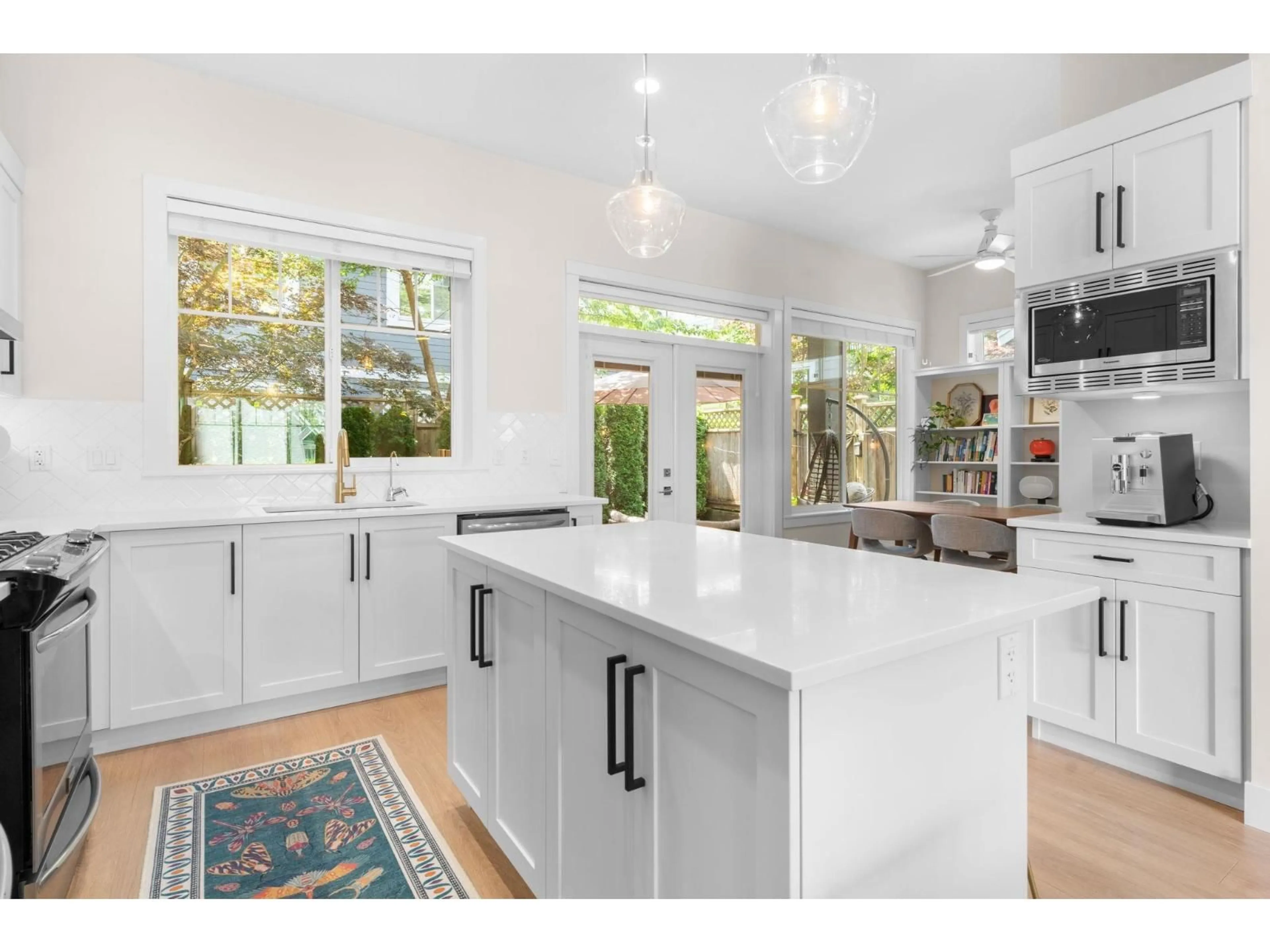 Open concept kitchen, ceramic/tile floor for 23 - 2855 158 STREET, Surrey British Columbia V3Z0P5