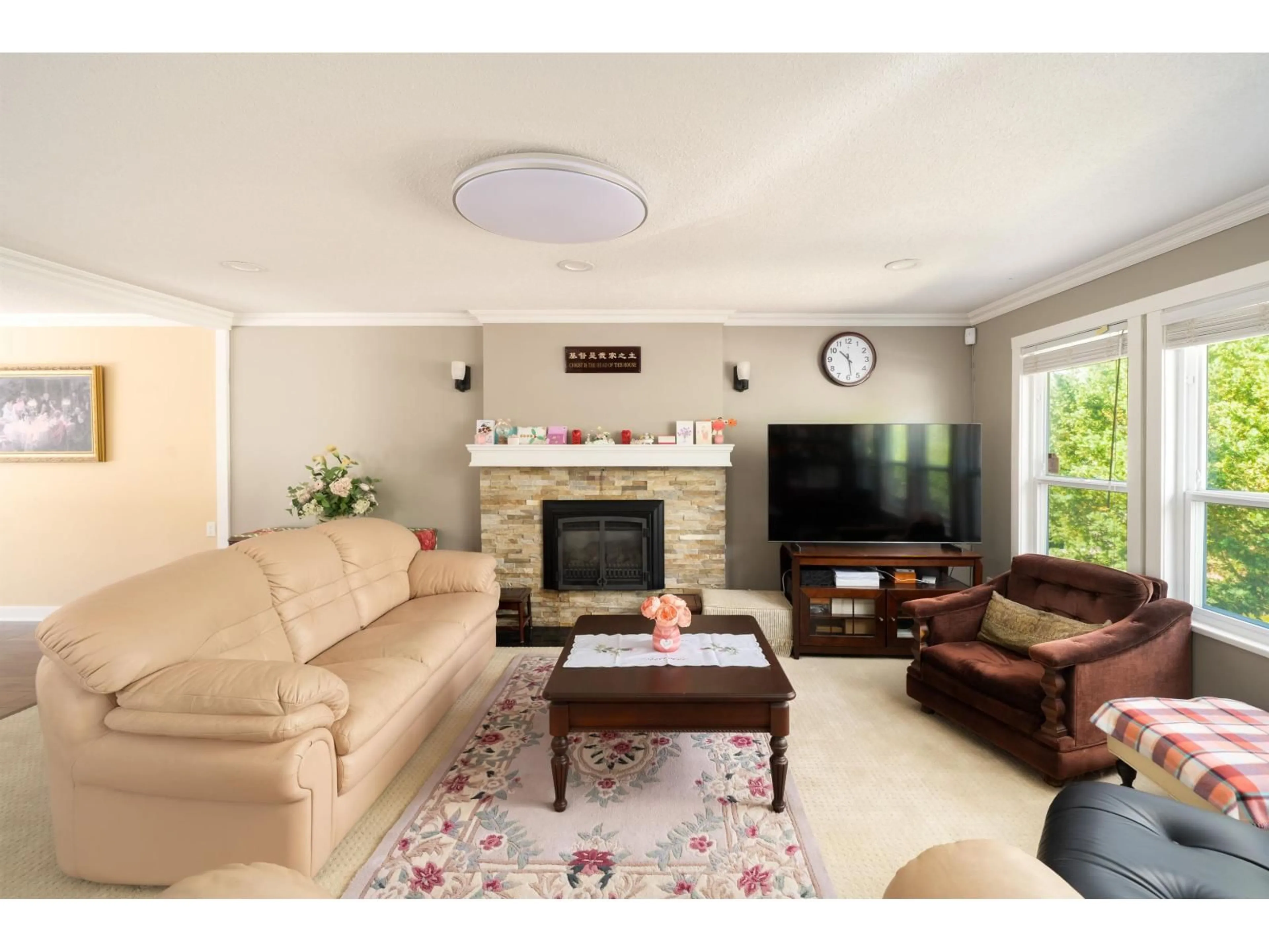 Living room with furniture, unknown for 1722 145A STREET, Surrey British Columbia V4A5T9