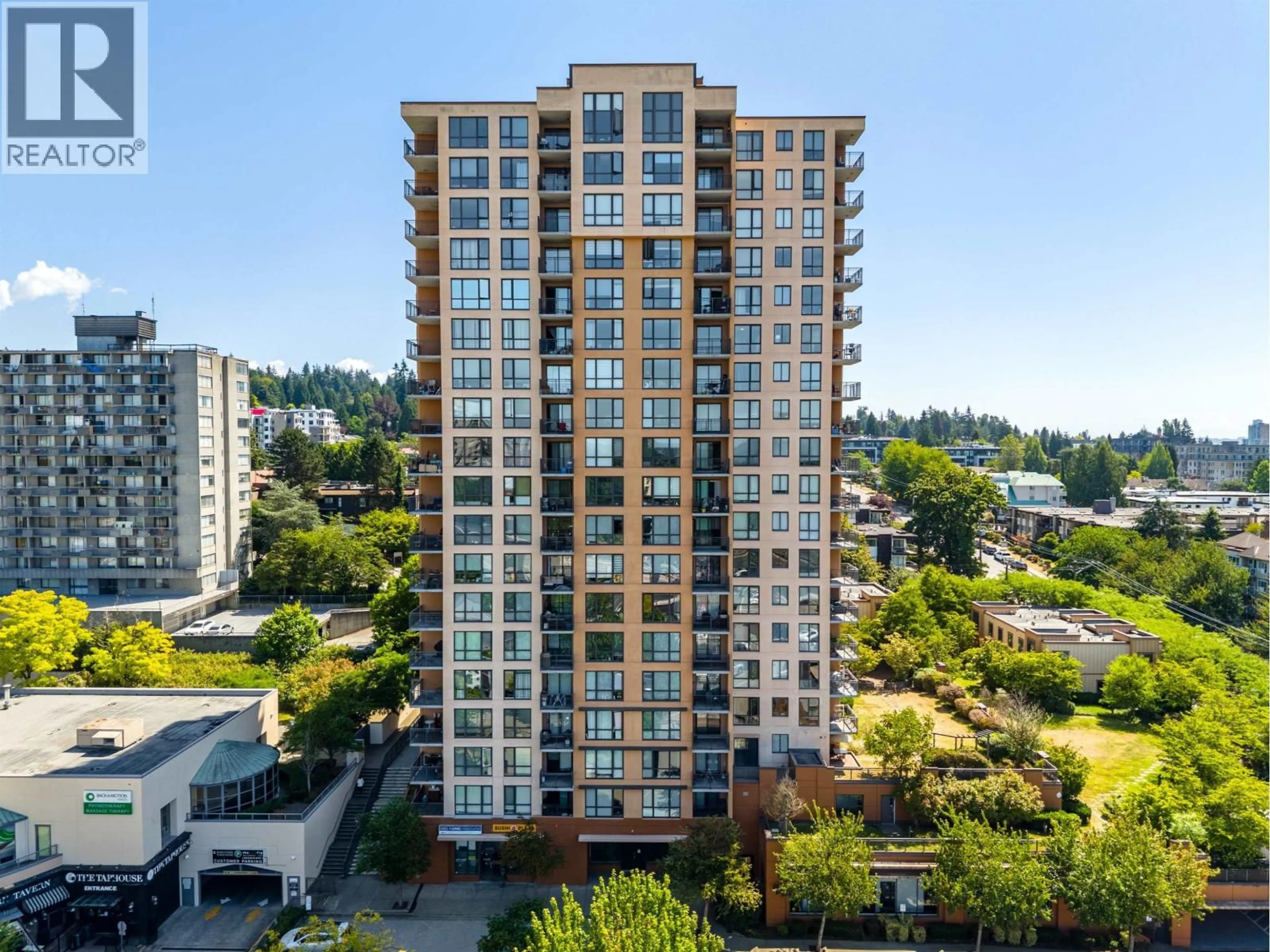 A pic from outside/outdoor area/front of a property/back of a property/a pic from drone, city buildings view from balcony for 408 - 511 ROCHESTER AVENUE, Coquitlam British Columbia V3K0A2