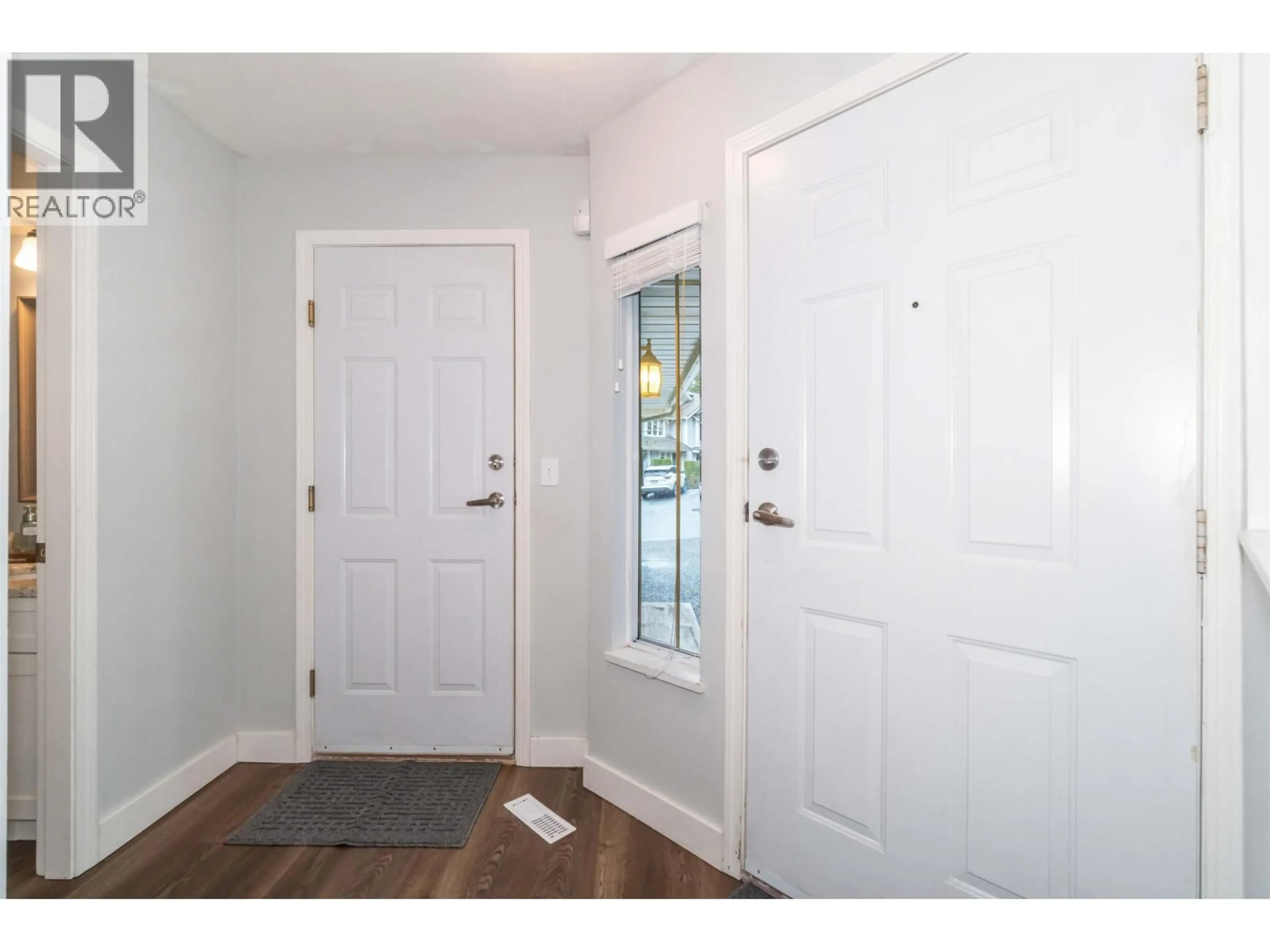 Indoor entryway for 30 - 2590 PANORAMA DRIVE, Coquitlam British Columbia V3E2W9