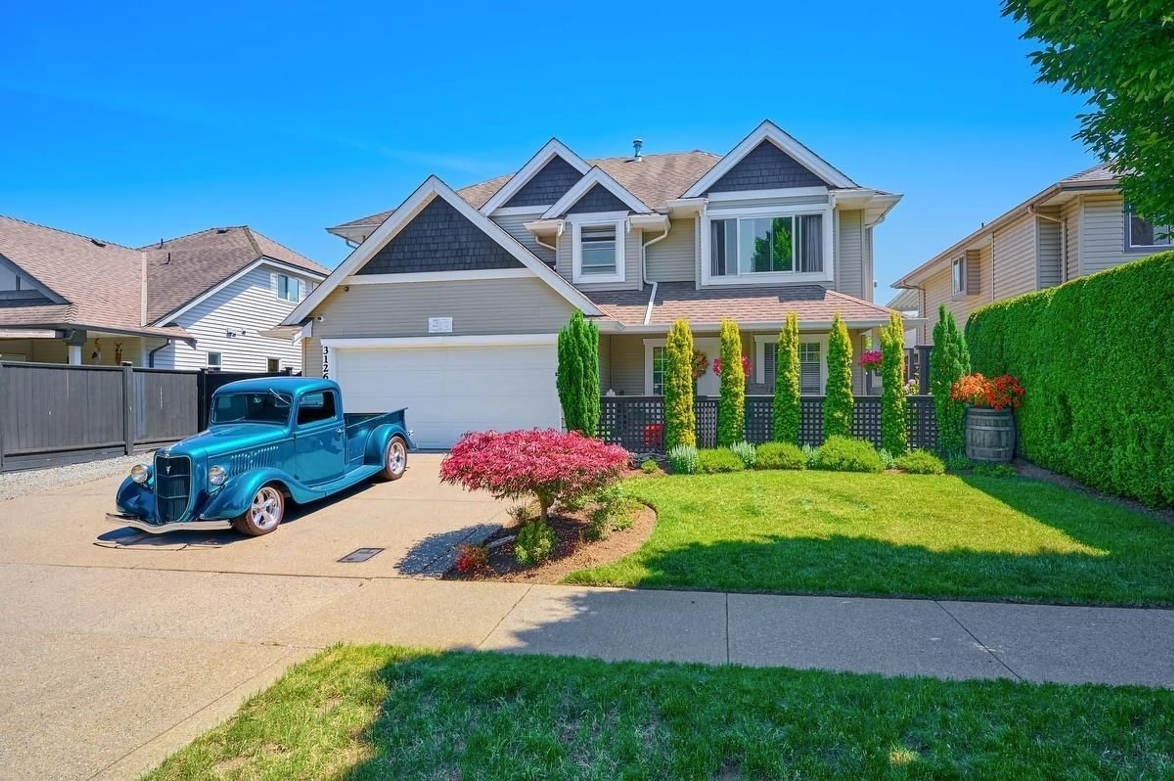 Home with vinyl exterior material, street for 3126 BRAKEMAN STREET, Abbotsford British Columbia V3W3H5