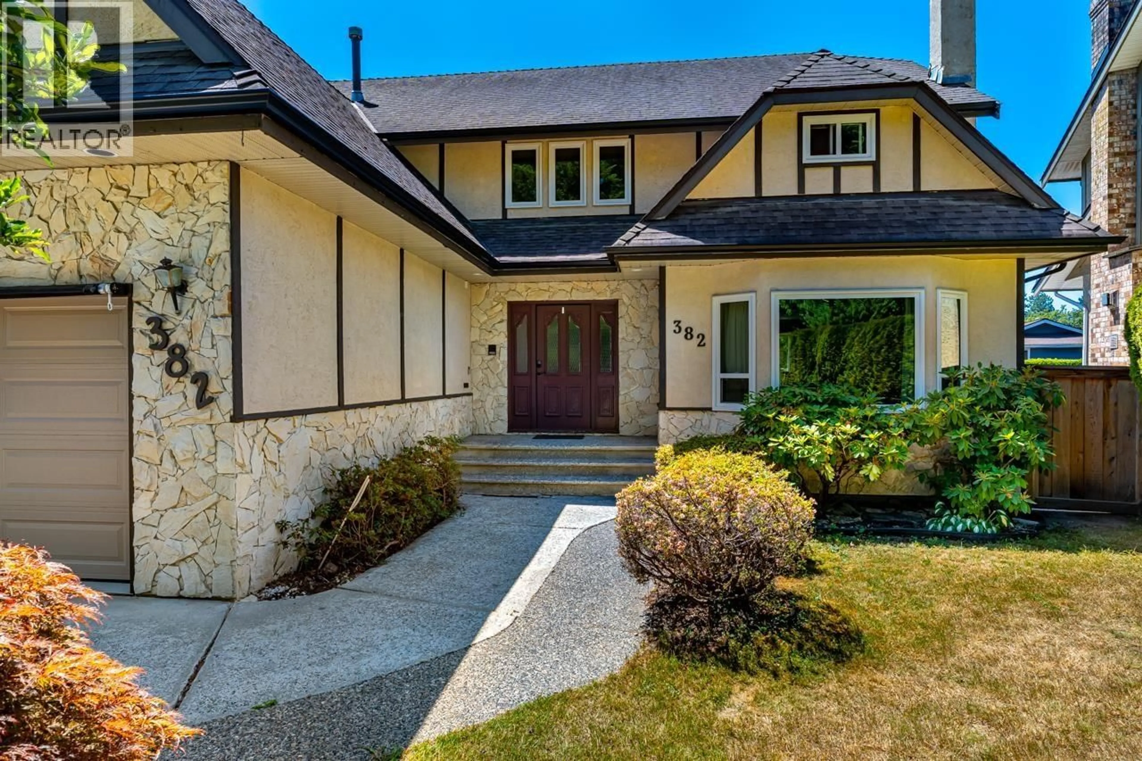 Home with brick exterior material, street for 382 BALFOUR DRIVE, Coquitlam British Columbia V3K6C5