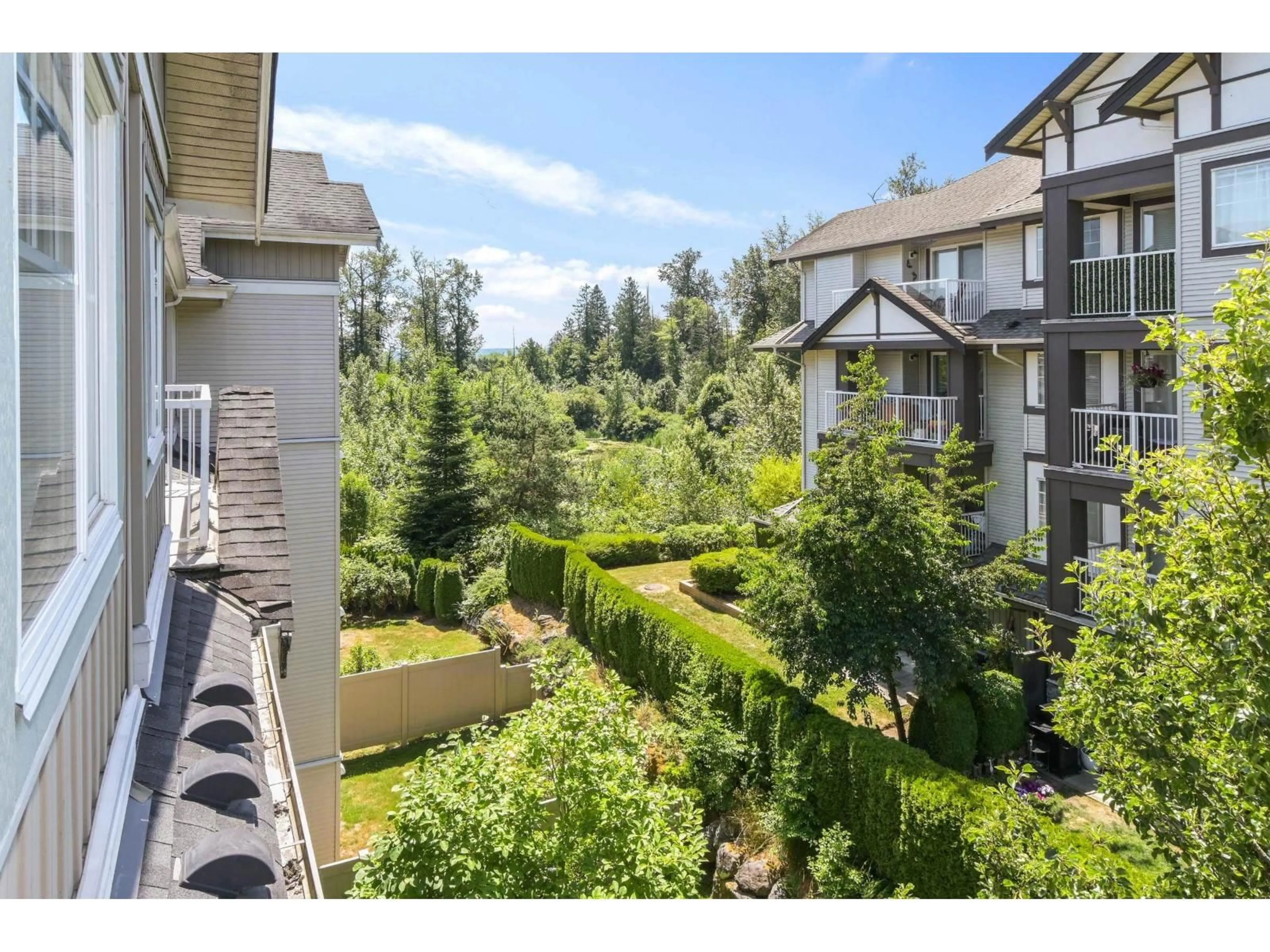 Patio, unknown for 406 - 19366 65 AVENUE, Surrey British Columbia V4N5S1