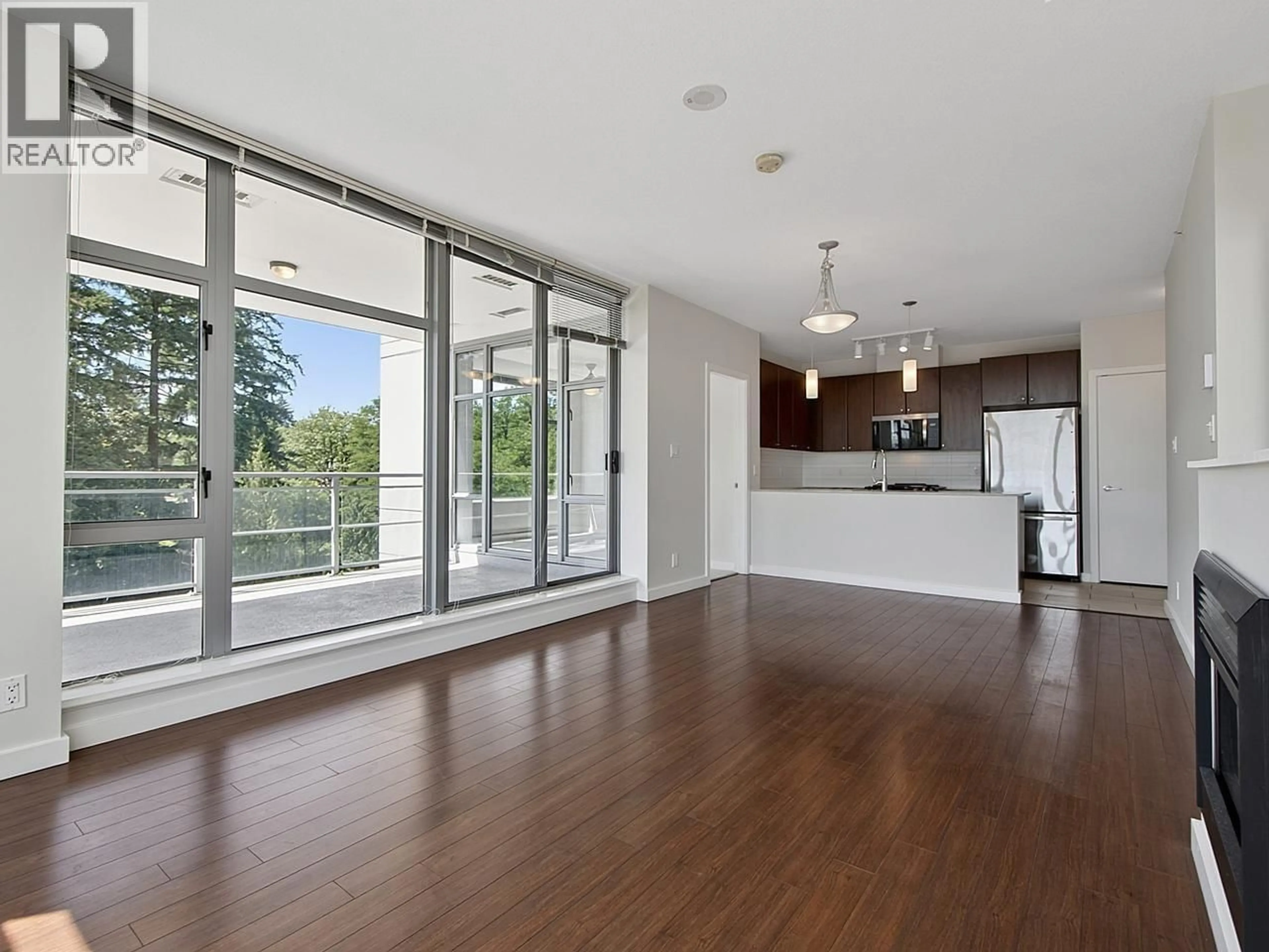 Open concept kitchen, wood/laminate floor for 1006 - 280 ROSS DRIVE, New Westminster British Columbia V3L0C2