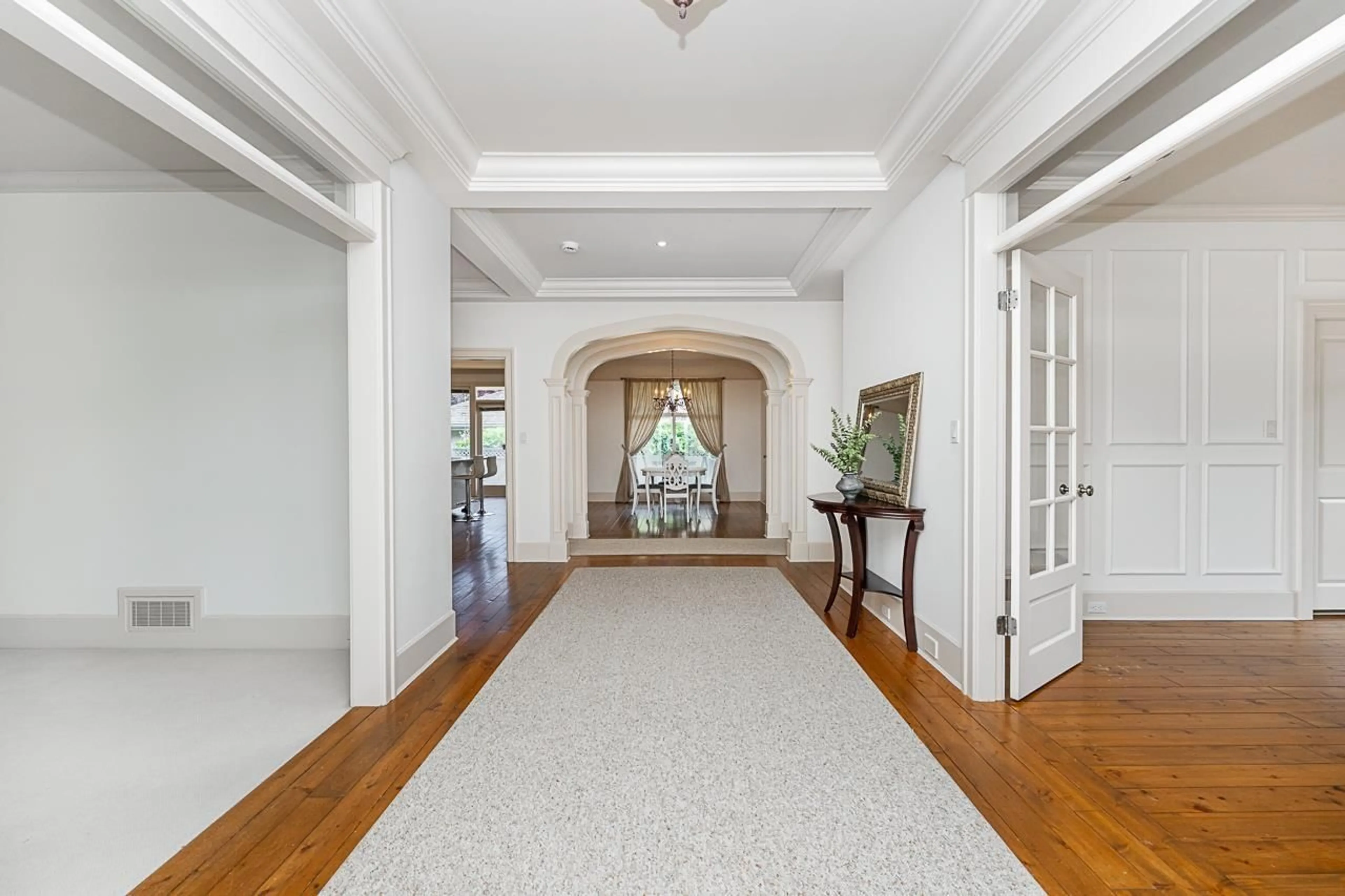 Indoor entryway for 13989 29 AVENUE, Surrey British Columbia V4P2N1