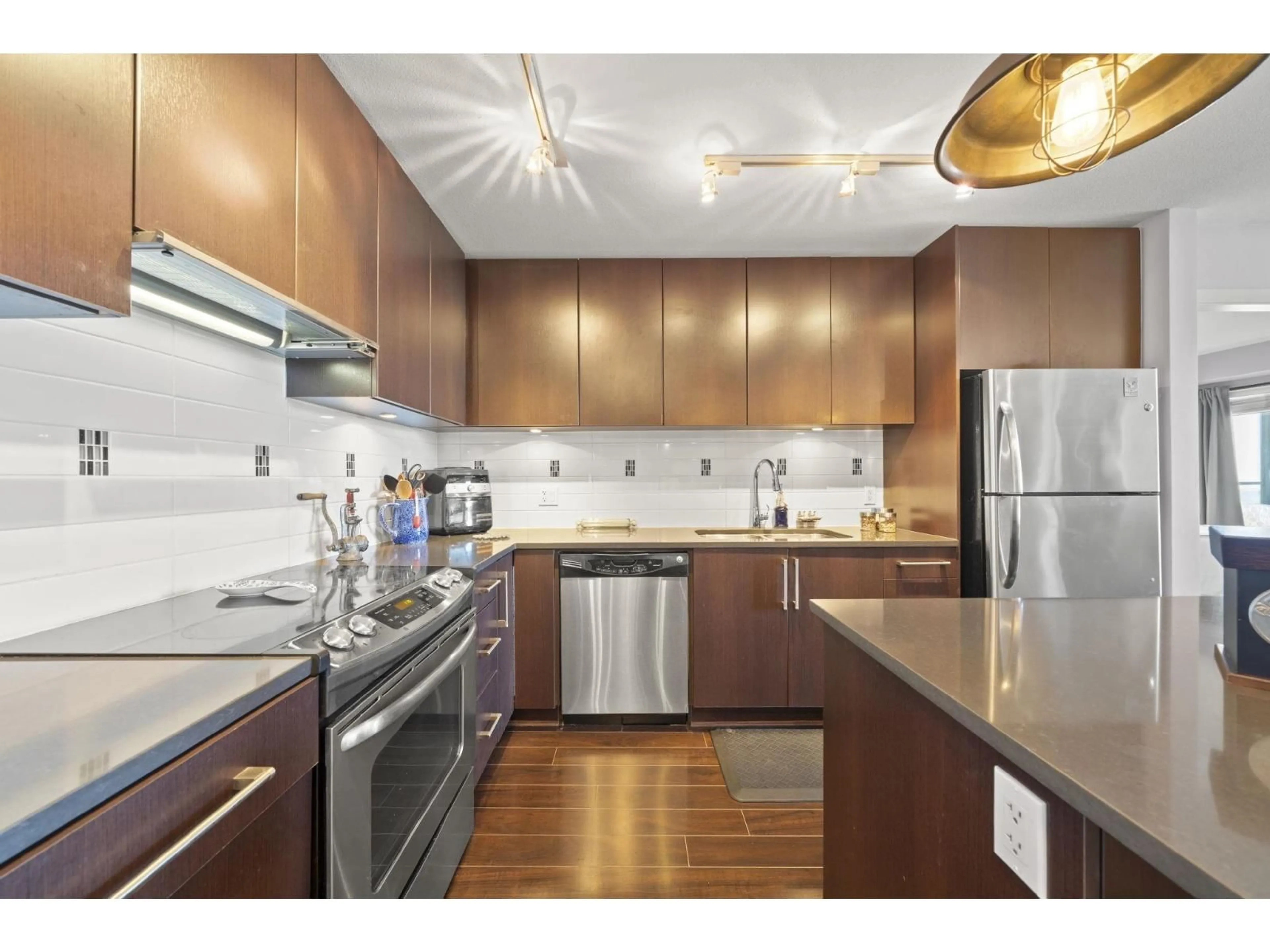 Standard kitchen, unknown for 439 - 15850 26 AVENUE, Surrey British Columbia V3S2N6