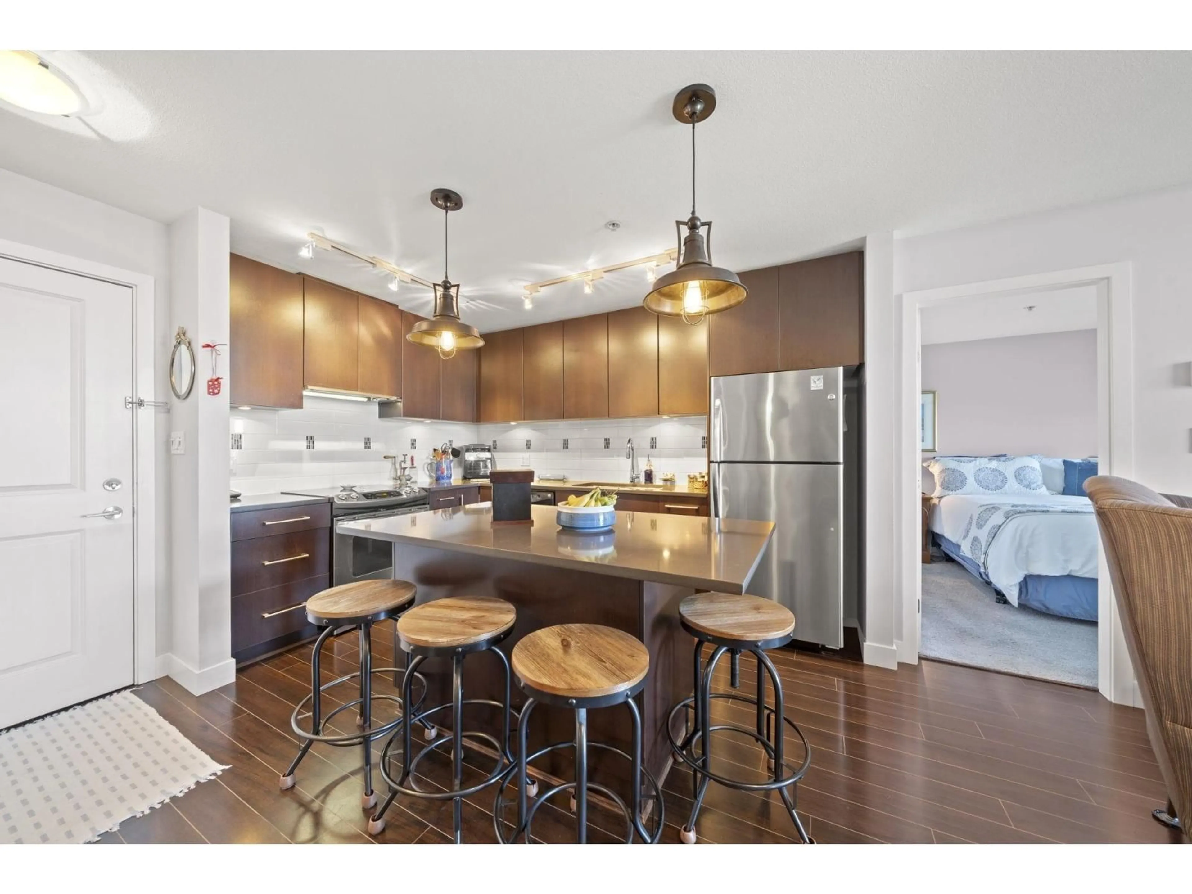 Open concept kitchen, wood/laminate floor for 439 - 15850 26 AVENUE, Surrey British Columbia V3S2N6