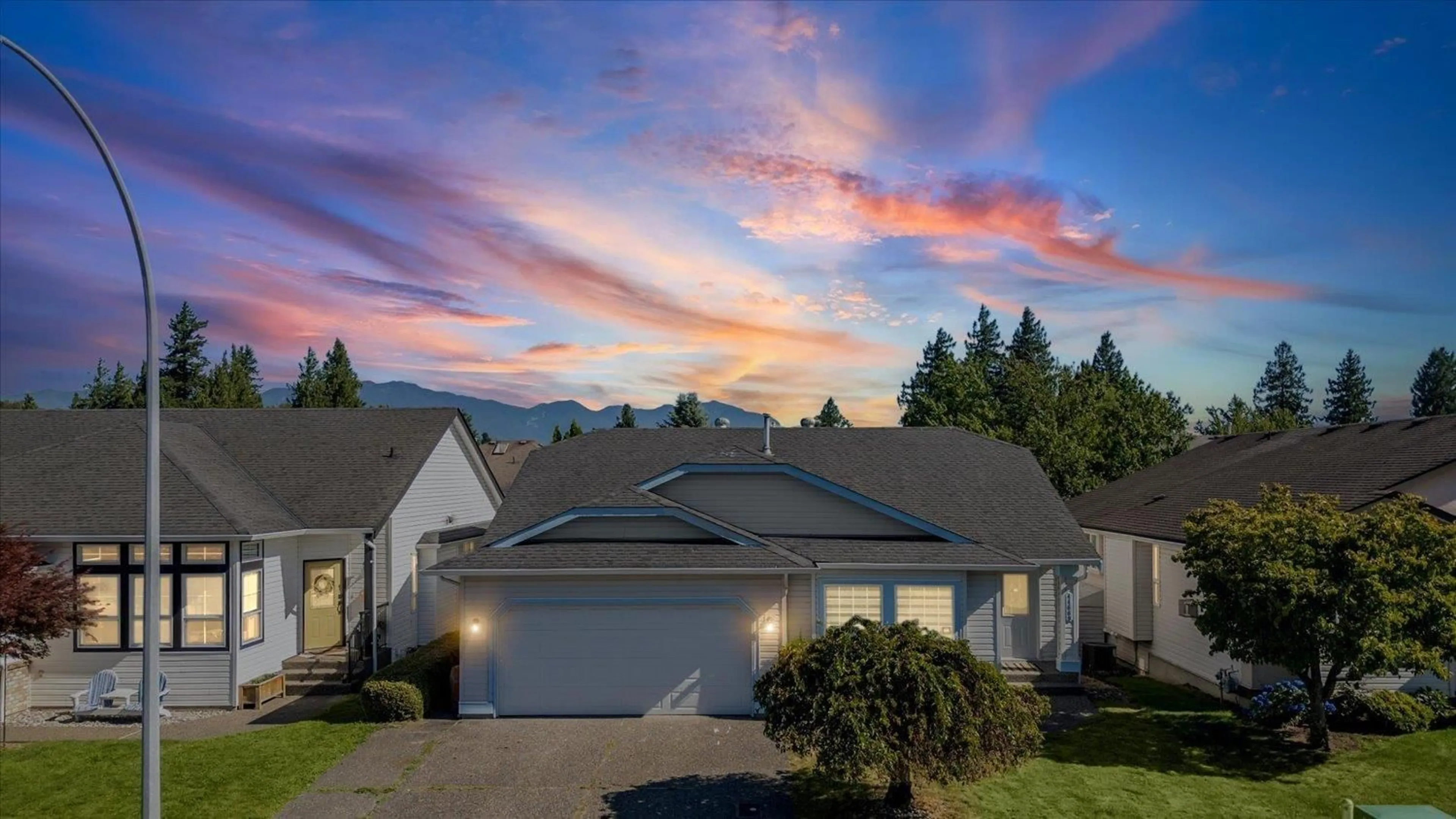 A pic from outside/outdoor area/front of a property/back of a property/a pic from drone, mountain view for 44669 MONTE VISTA DRIVE, Chilliwack British Columbia V2R3K5