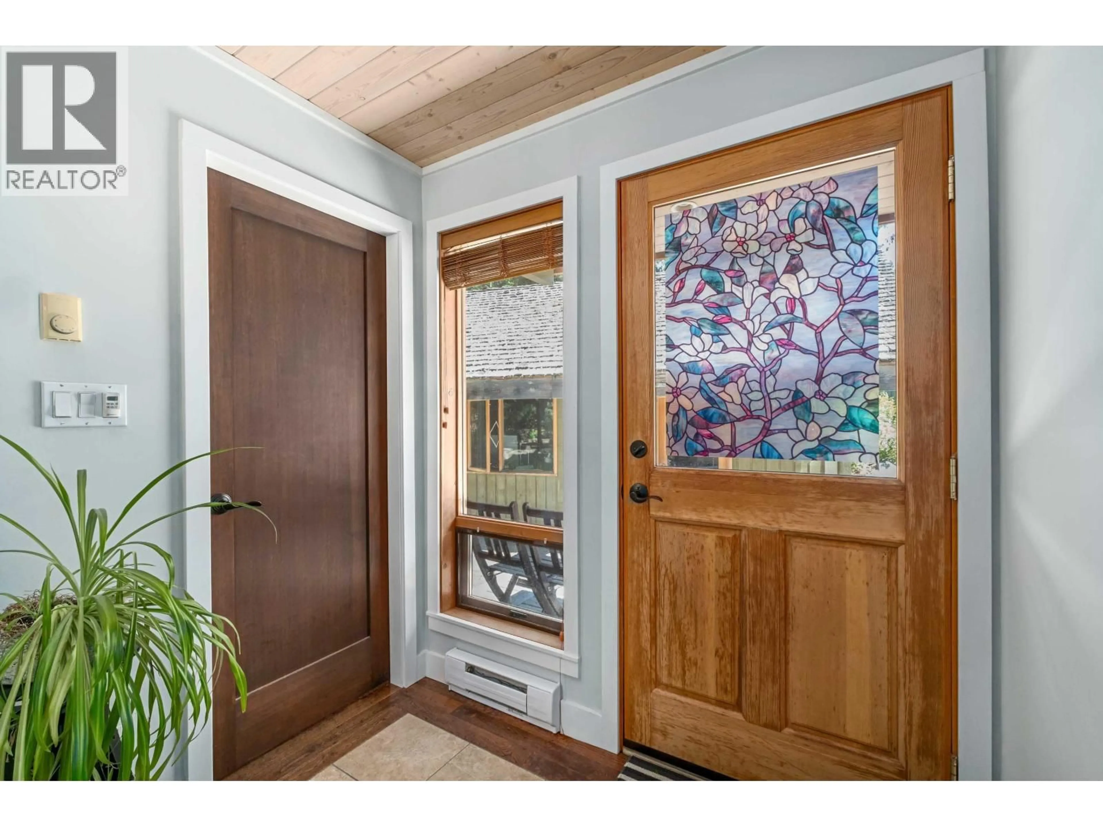 Indoor entryway for 9270 PINETREE LANE, Whistler British Columbia V8E0G5