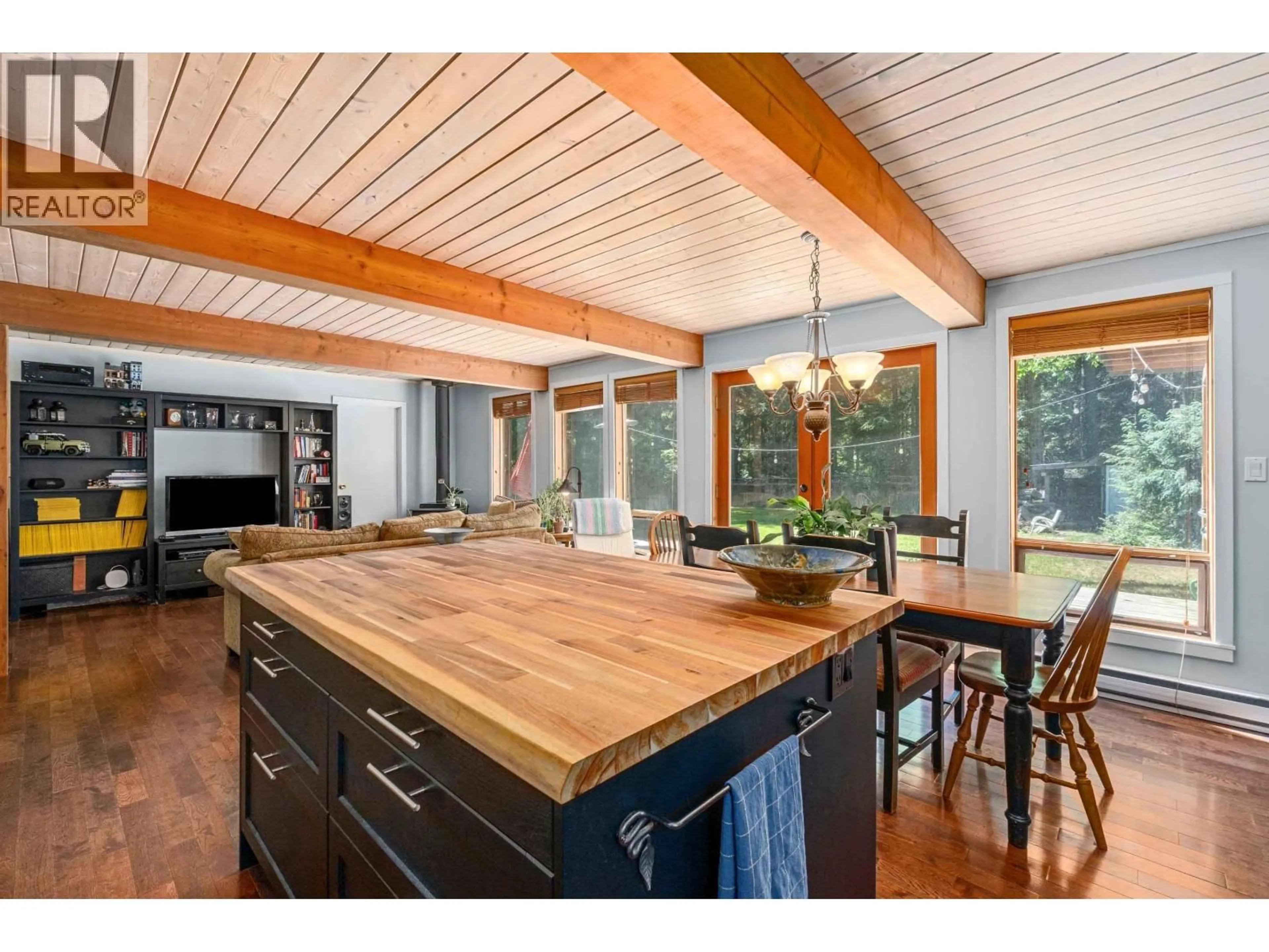 Open concept kitchen, wood/laminate floor for 9270 PINETREE LANE, Whistler British Columbia V8E0G5