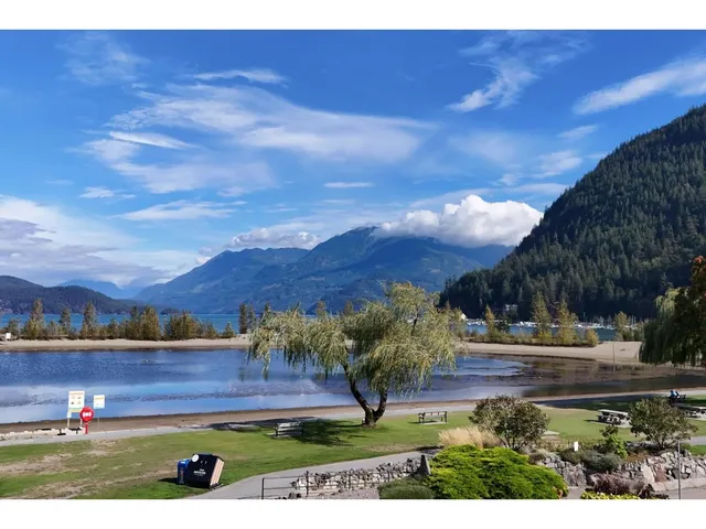 320 - 378 ESPLANADE AVENUE, Harrison Hot Springs 3