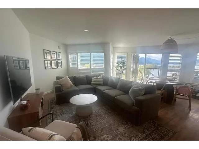 320 - 378 ESPLANADE AVENUE, Harrison Hot Springs 4