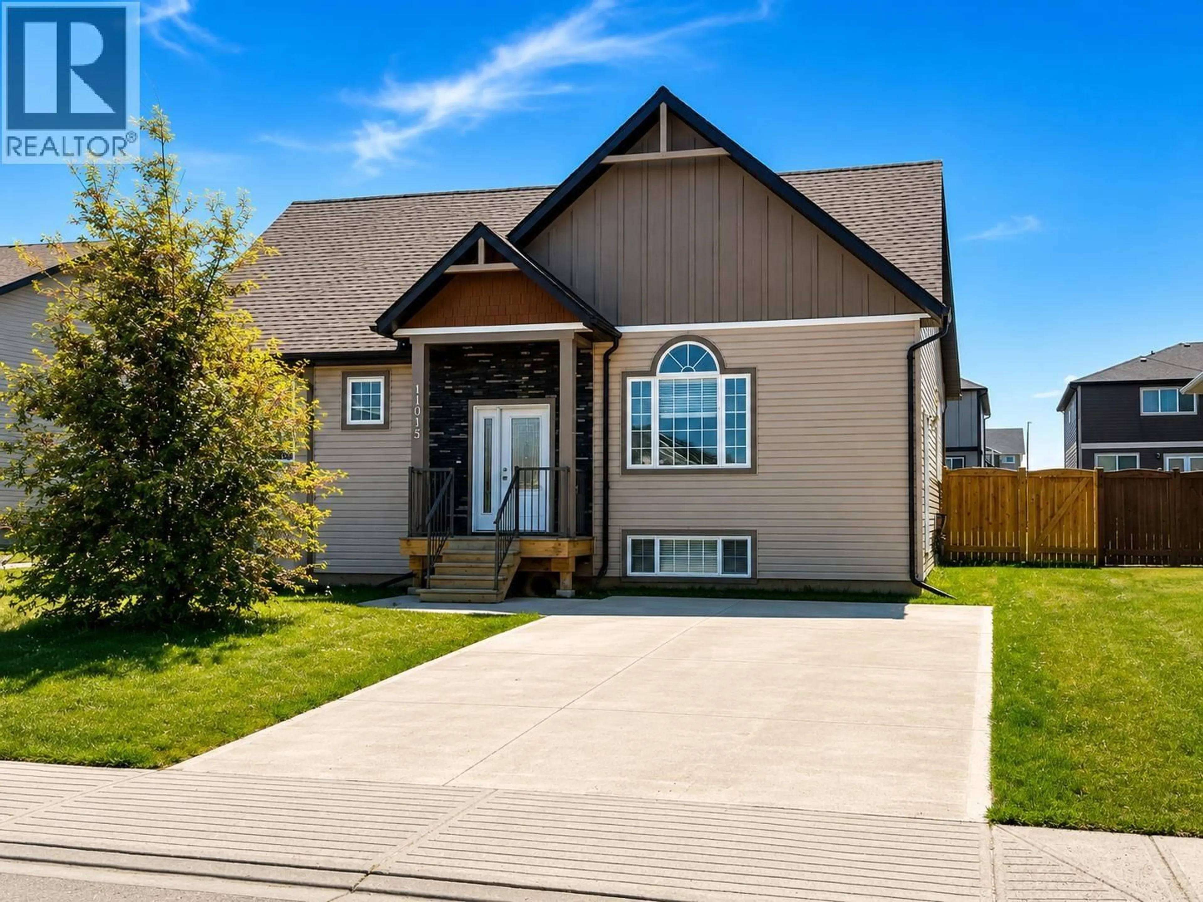 Home with vinyl exterior material, street for 11015 105 AVENUE, Fort St. John British Columbia V1J0L6