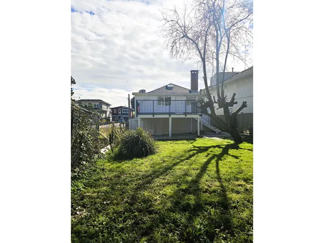 14729 GORDON AVENUE, White Rock 5