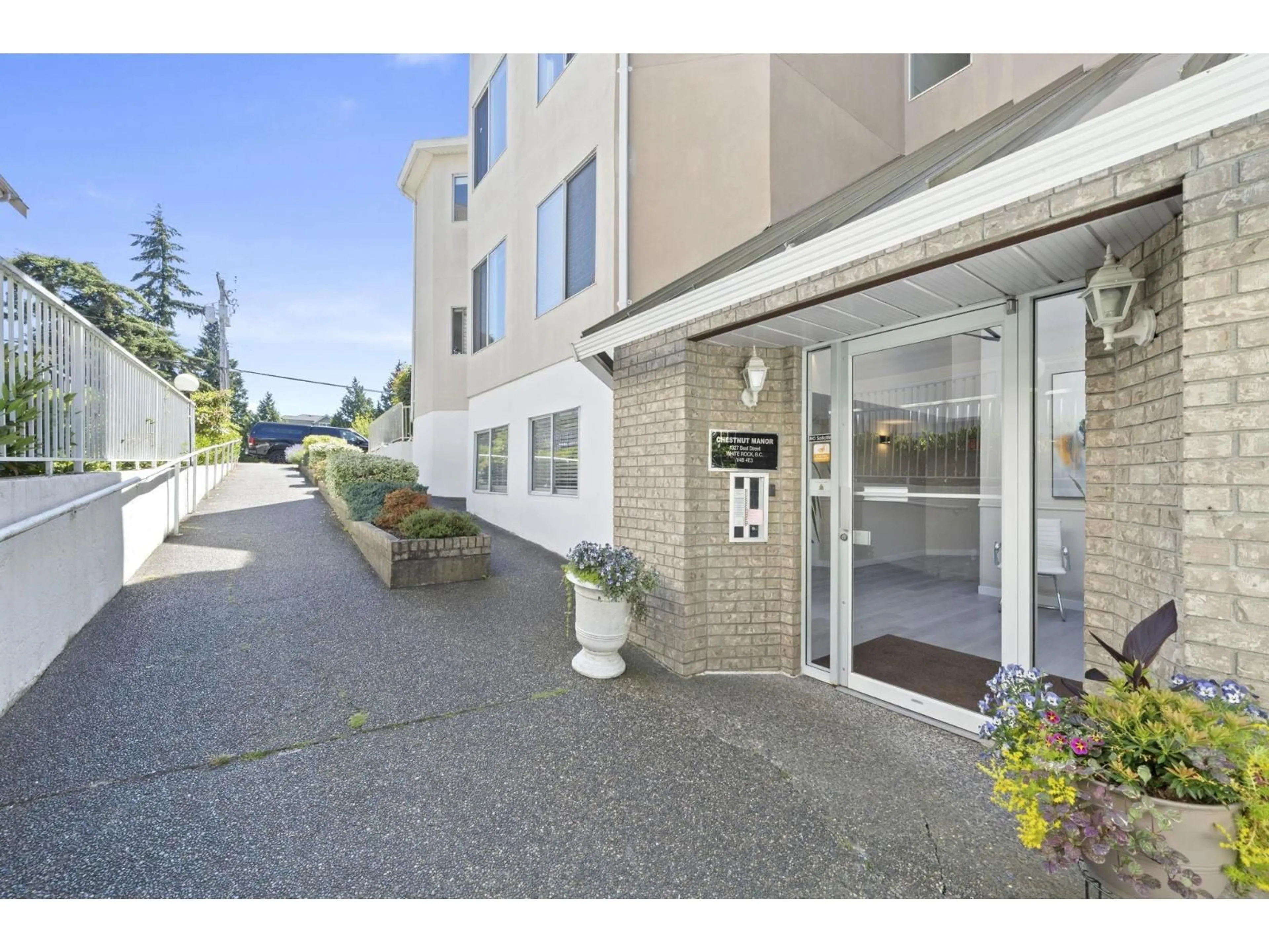 Patio, street for 203 - 1327 BEST STREET, White Rock British Columbia V4B4E3