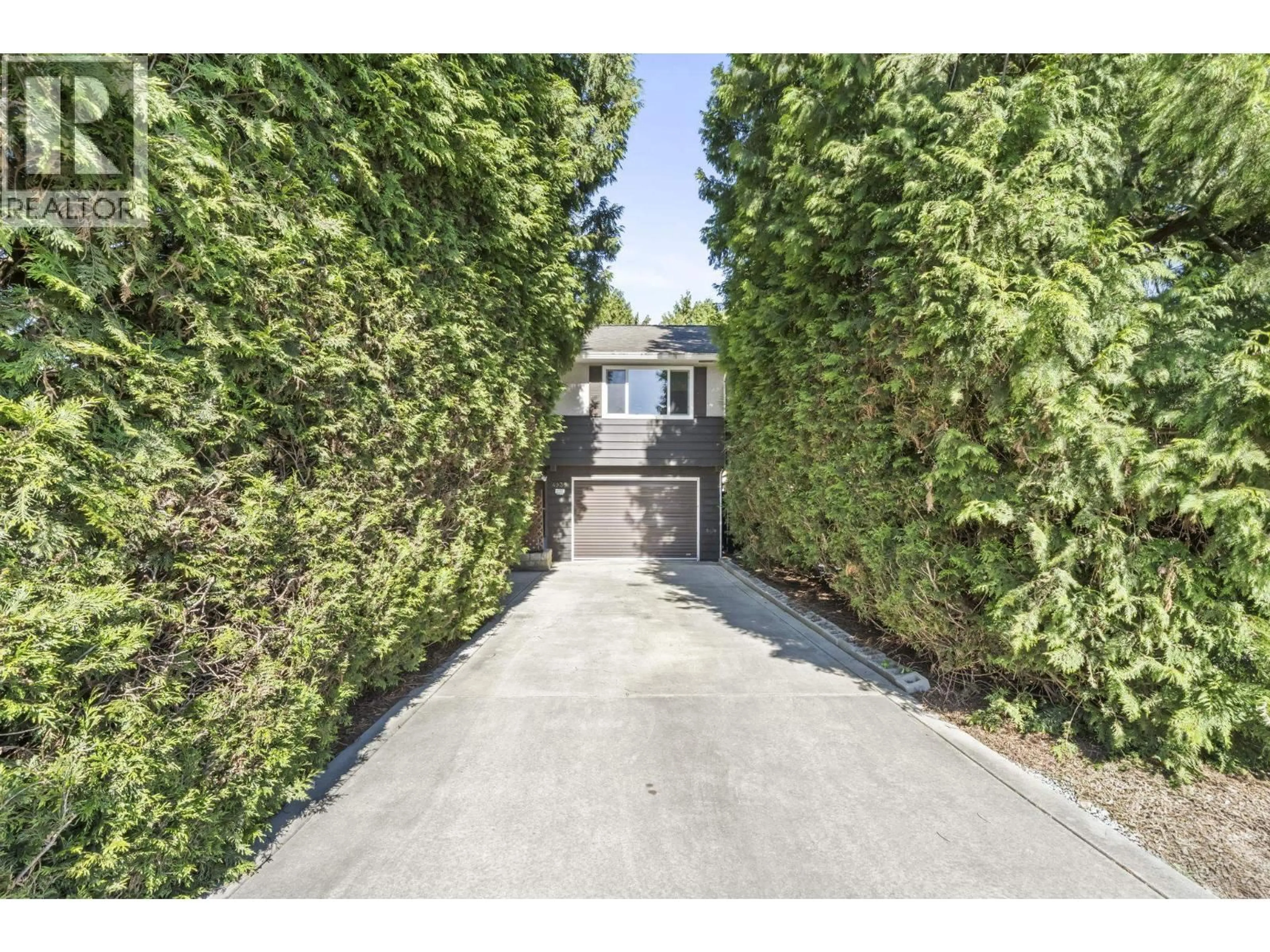 A pic from outside/outdoor area/front of a property/back of a property/a pic from drone, street for 4938 58 STREET, Delta British Columbia V4K3H5