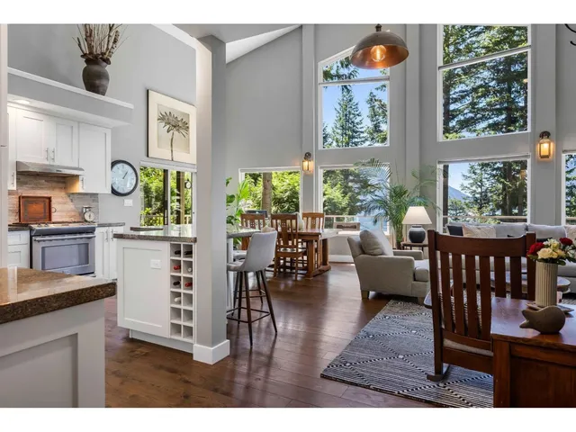 6970 ROCKWELL DRIVE, Harrison Hot Springs 2