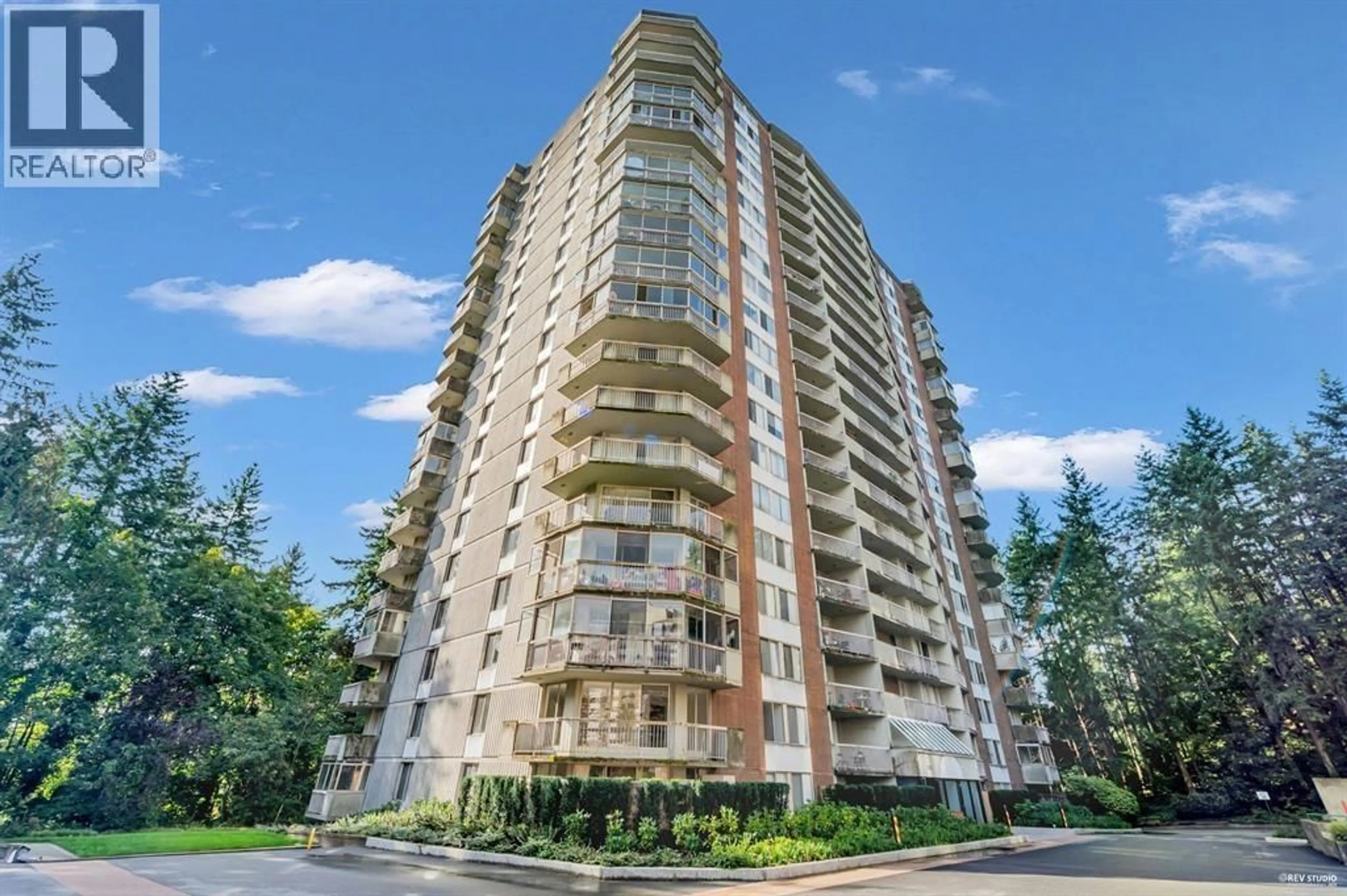 A pic from outside/outdoor area/front of a property/back of a property/a pic from drone, building for 702 - 2024 FULLERTON AVENUE, North Vancouver British Columbia V7P3G4