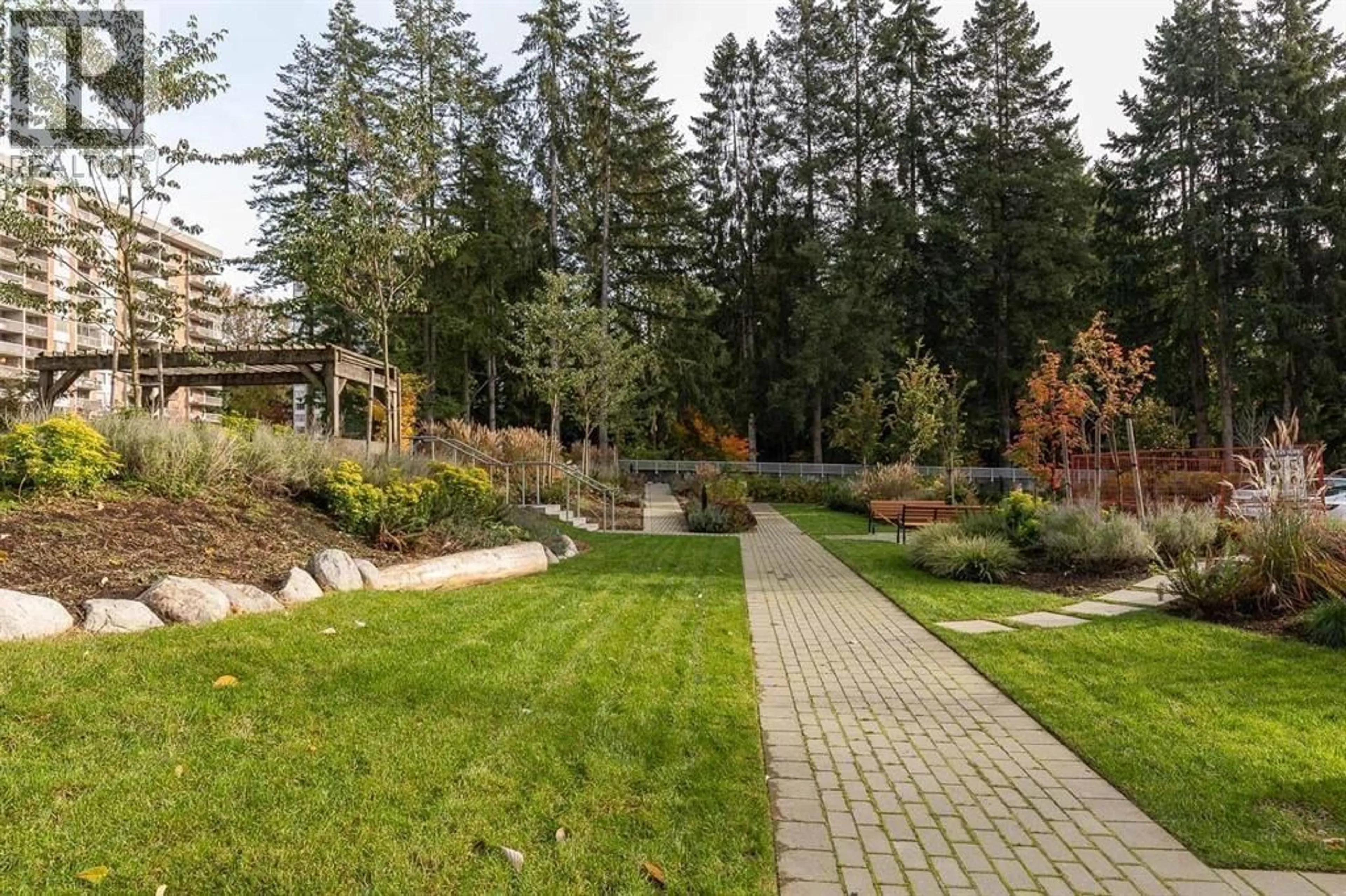 Patio, unknown for 702 - 2024 FULLERTON AVENUE, North Vancouver British Columbia V7P3G4