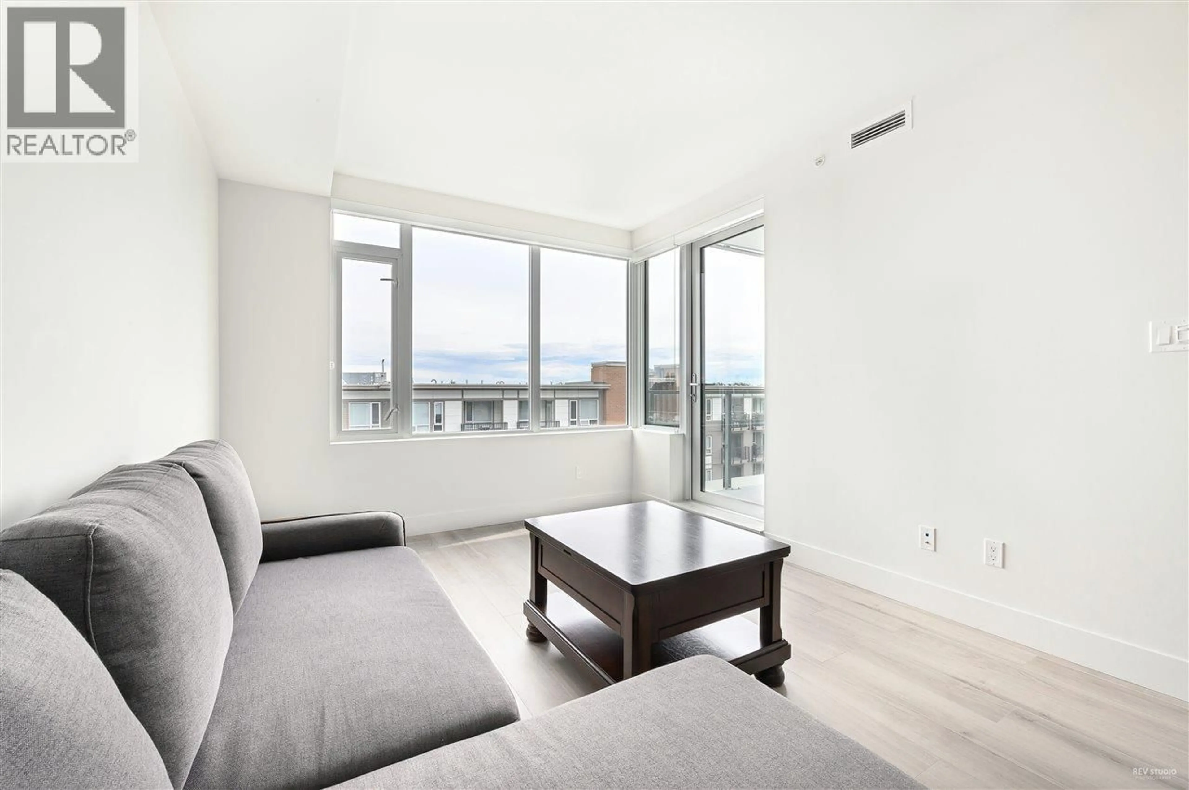 Living room with furniture, unknown for 208 - 10780 NO. 5 ROAD, Richmond British Columbia V6W0B8