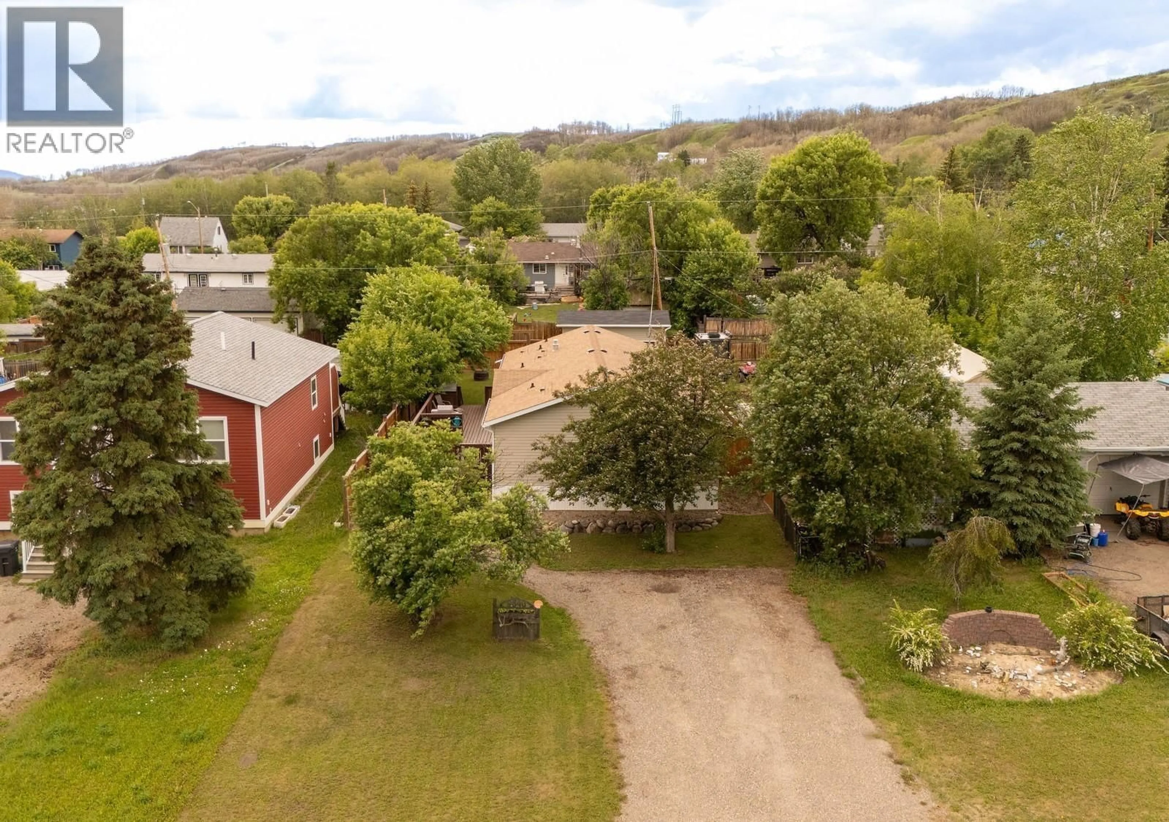 A pic from outside/outdoor area/front of a property/back of a property/a pic from drone, unknown for 9640 SPRUCE STREET, Taylor British Columbia V0C2K0