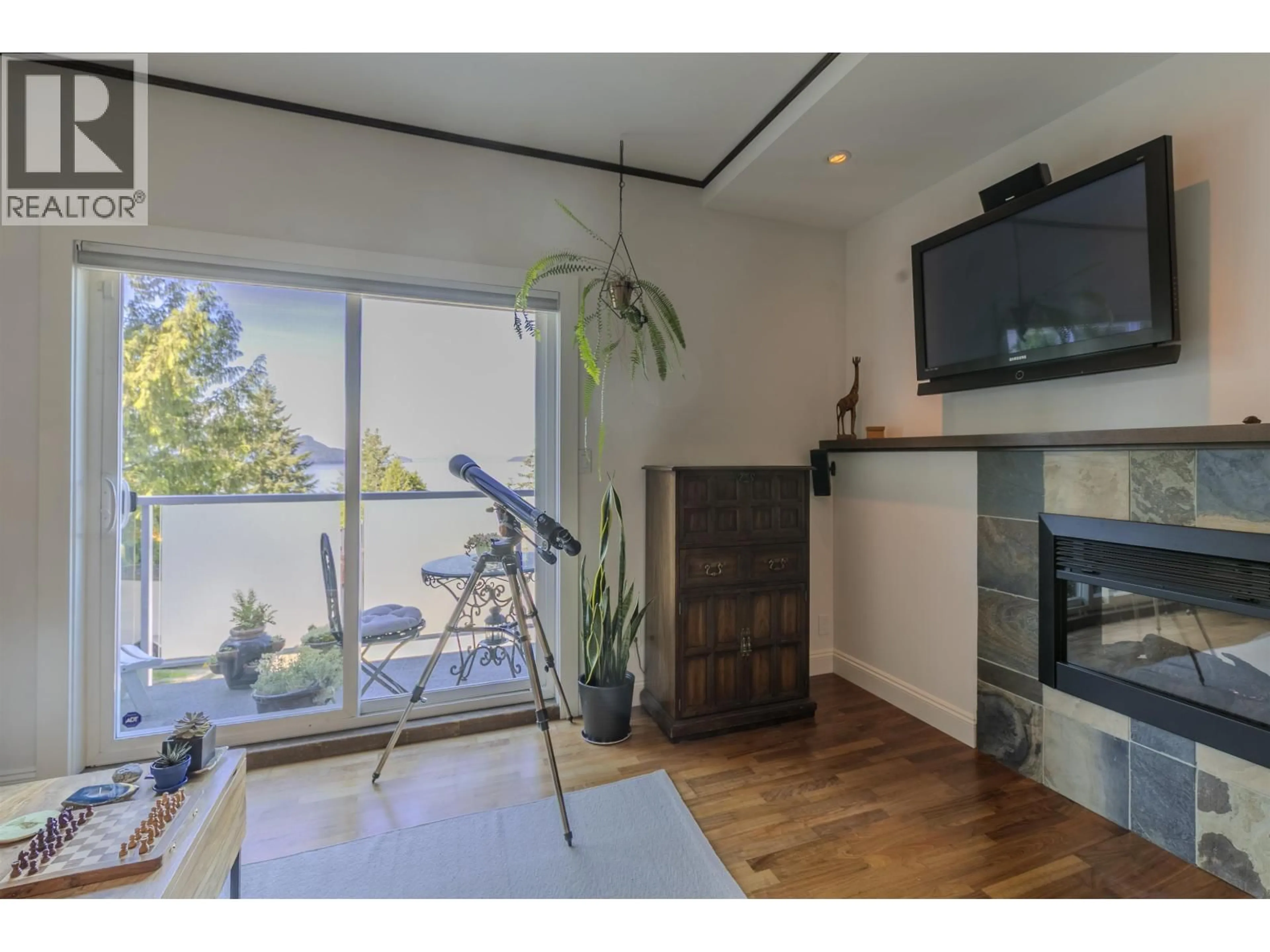 A pic of a room for 5 - 350 CENTRE ROAD, Lions Bay British Columbia V0N2E0