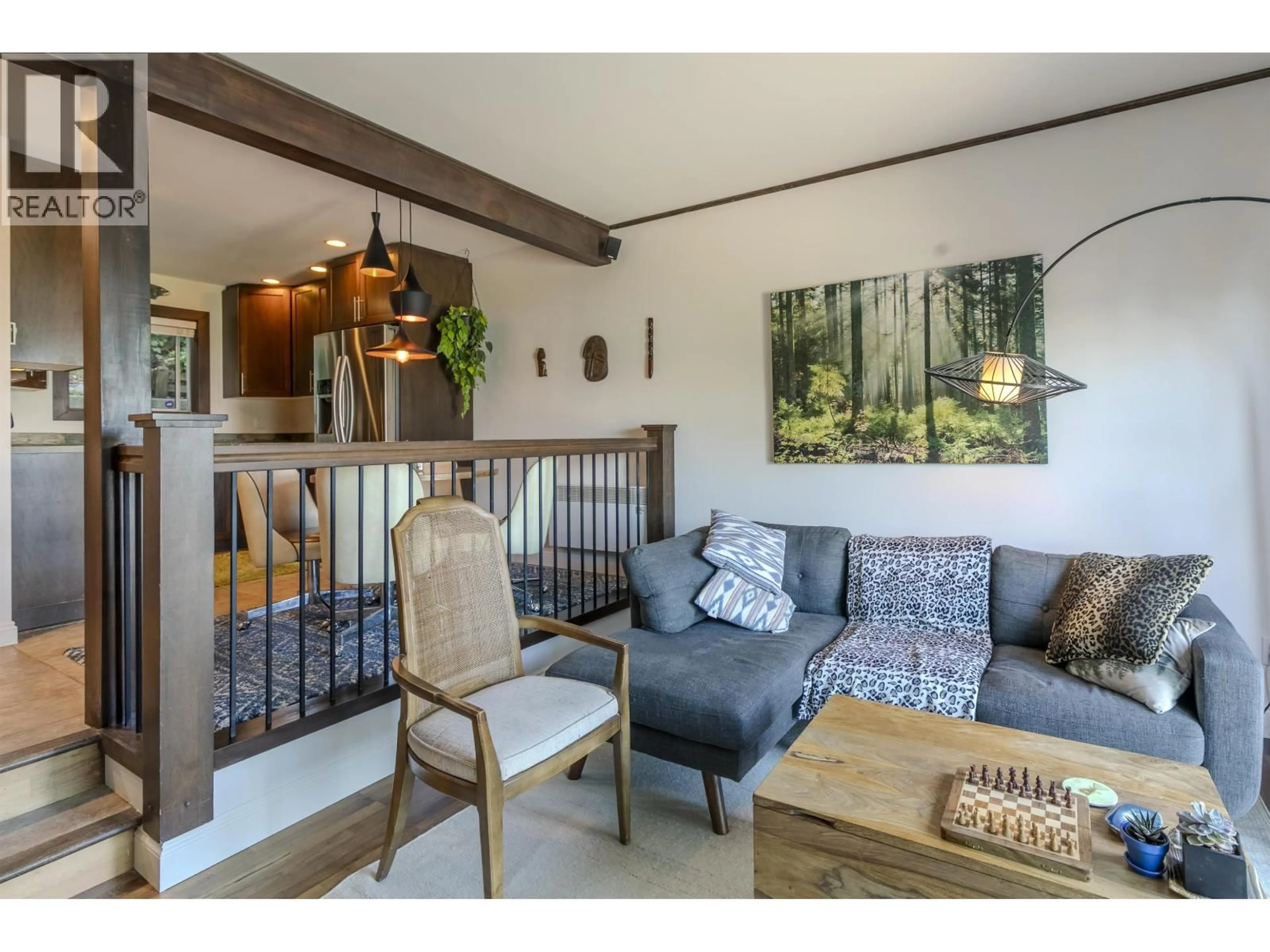 Living room with furniture, wood/laminate floor for 5 - 350 CENTRE ROAD, Lions Bay British Columbia V0N2E0