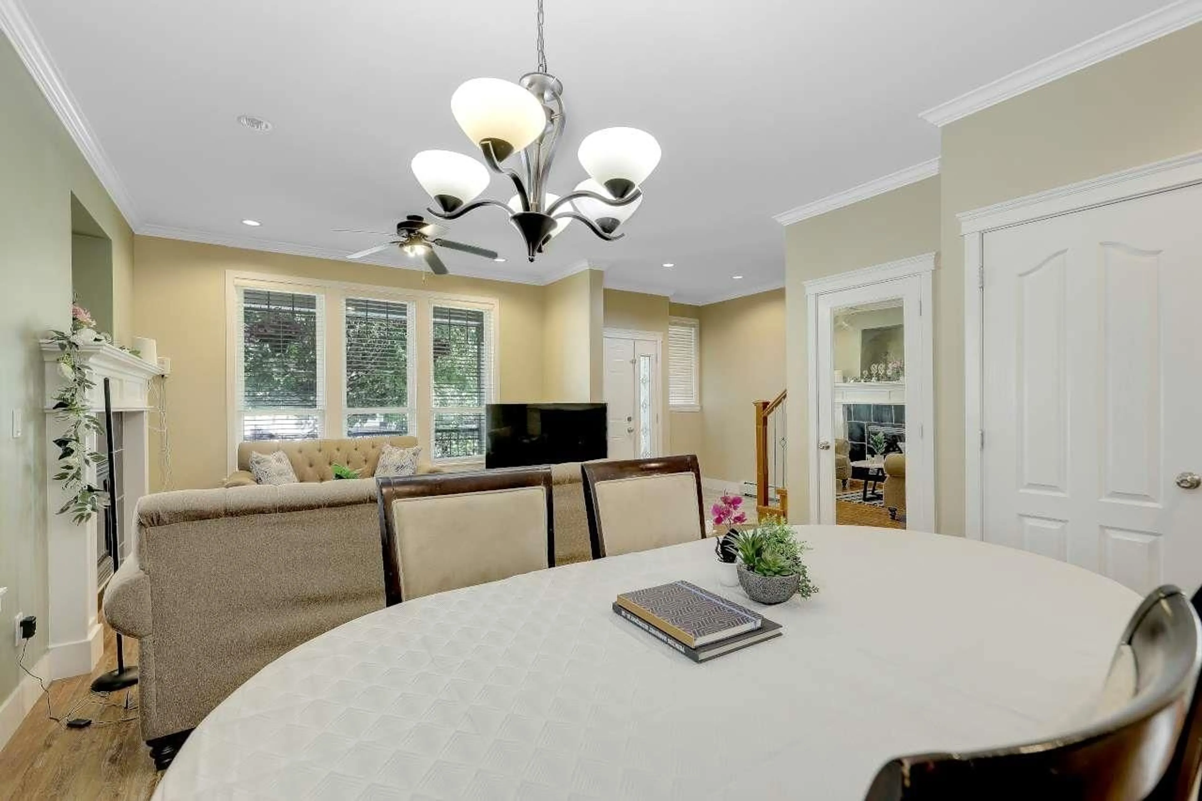 Dining room, unknown for 13542 80A AVENUE, Surrey British Columbia V3W8A6