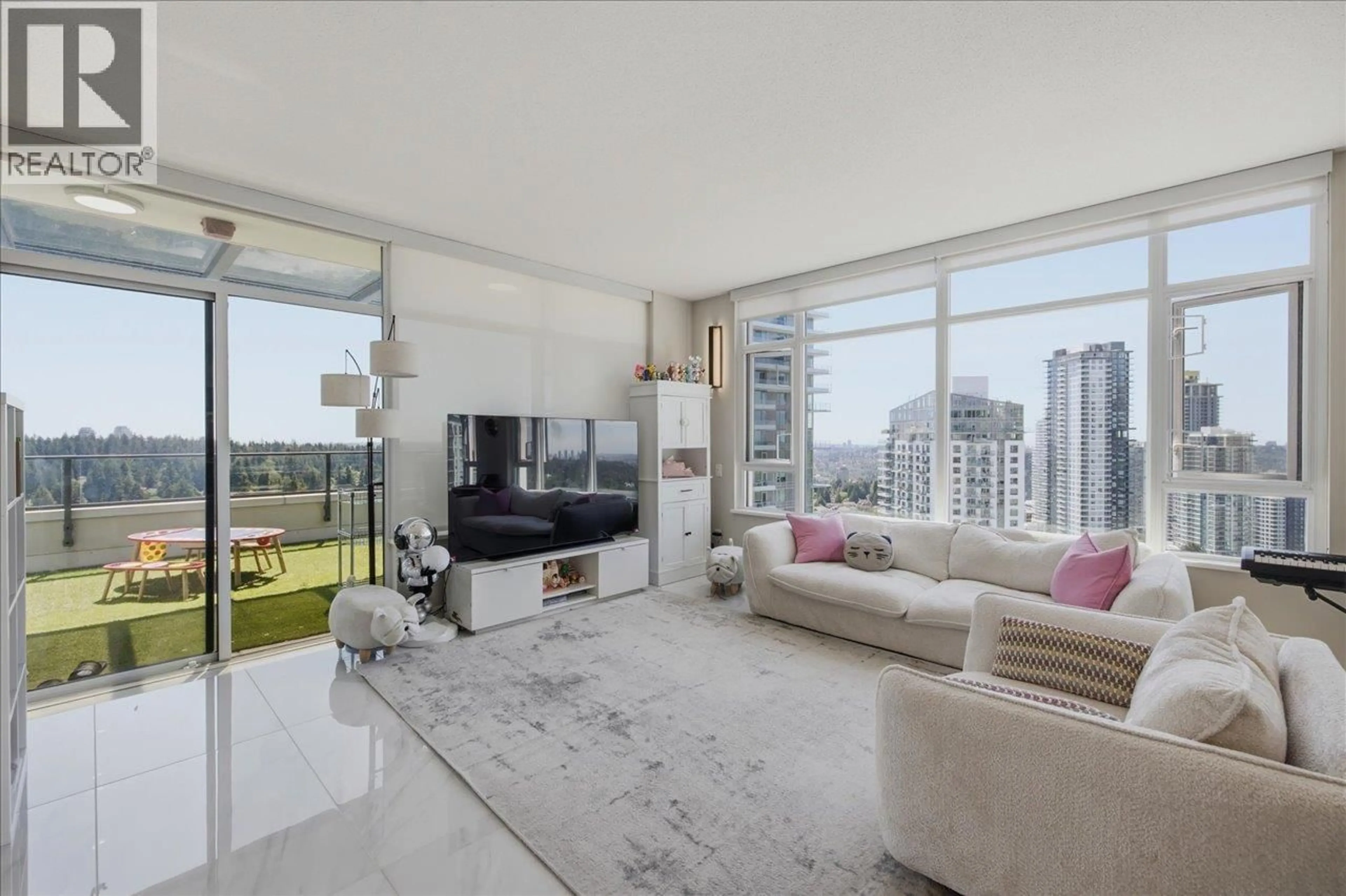 Living room with furniture, unknown for 3004 - 570 EMERSON STREET, Coquitlam British Columbia V3J0G3