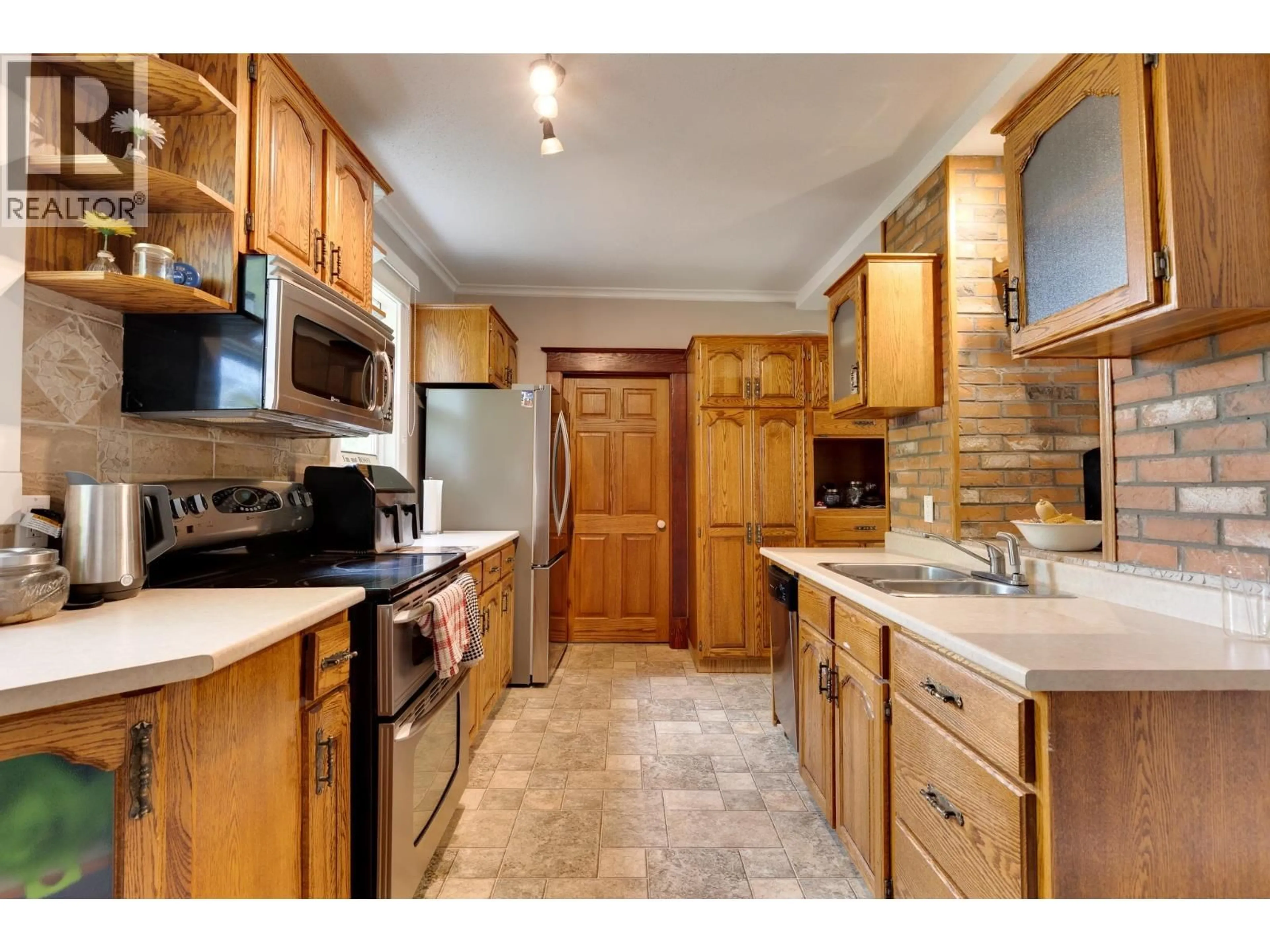 Standard kitchen, unknown for 1488 GORSE STREET, Prince George British Columbia V2L1G3