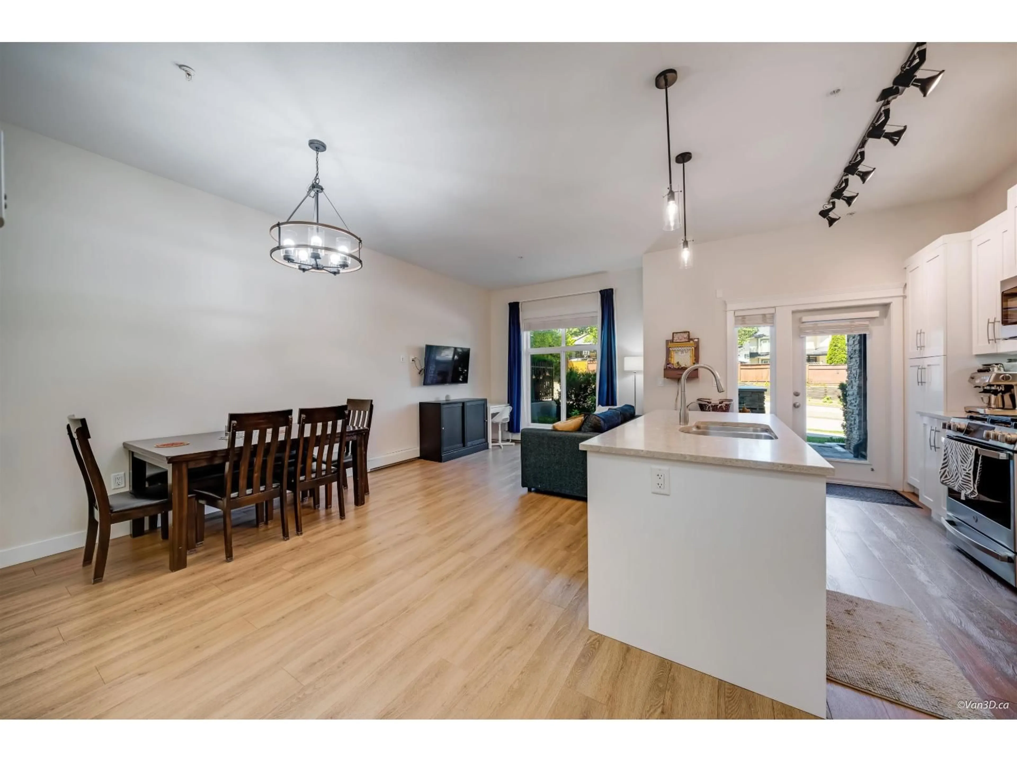 Open concept kitchen, wood/laminate floor for 114 - 11077 RAVINE ROAD, Surrey British Columbia V3T0R7