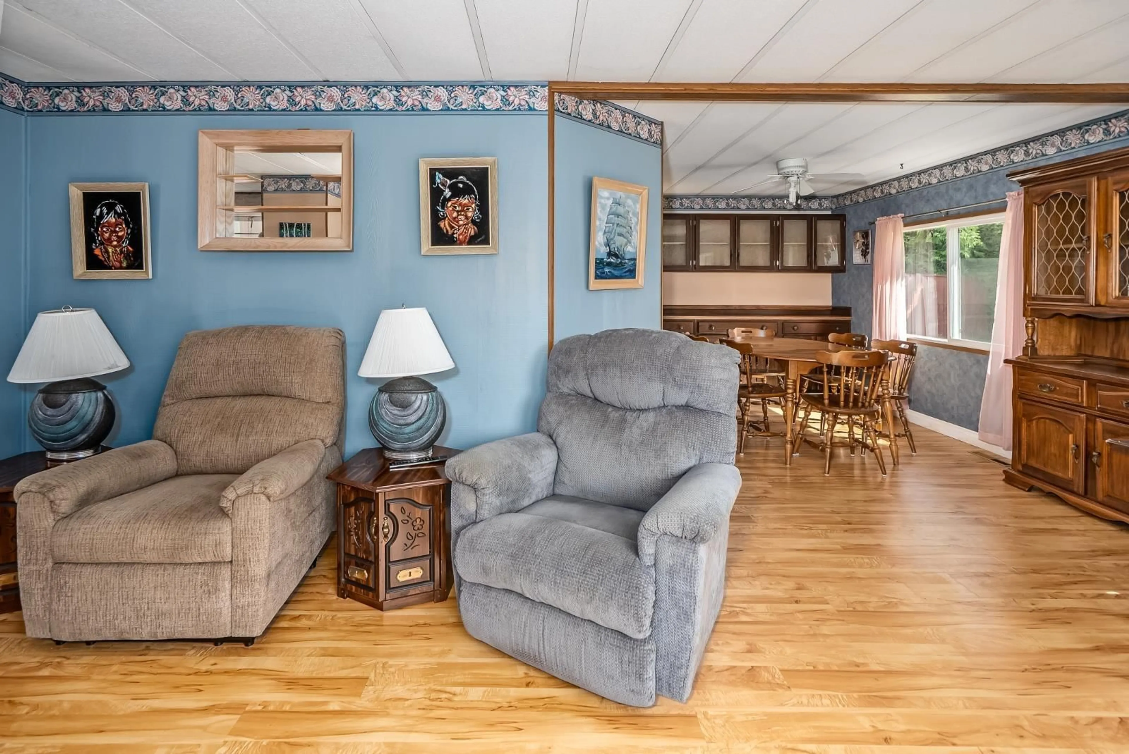 Living room with furniture, unknown for 101 - 3031 200 STREET, Langley British Columbia V2Z1N5