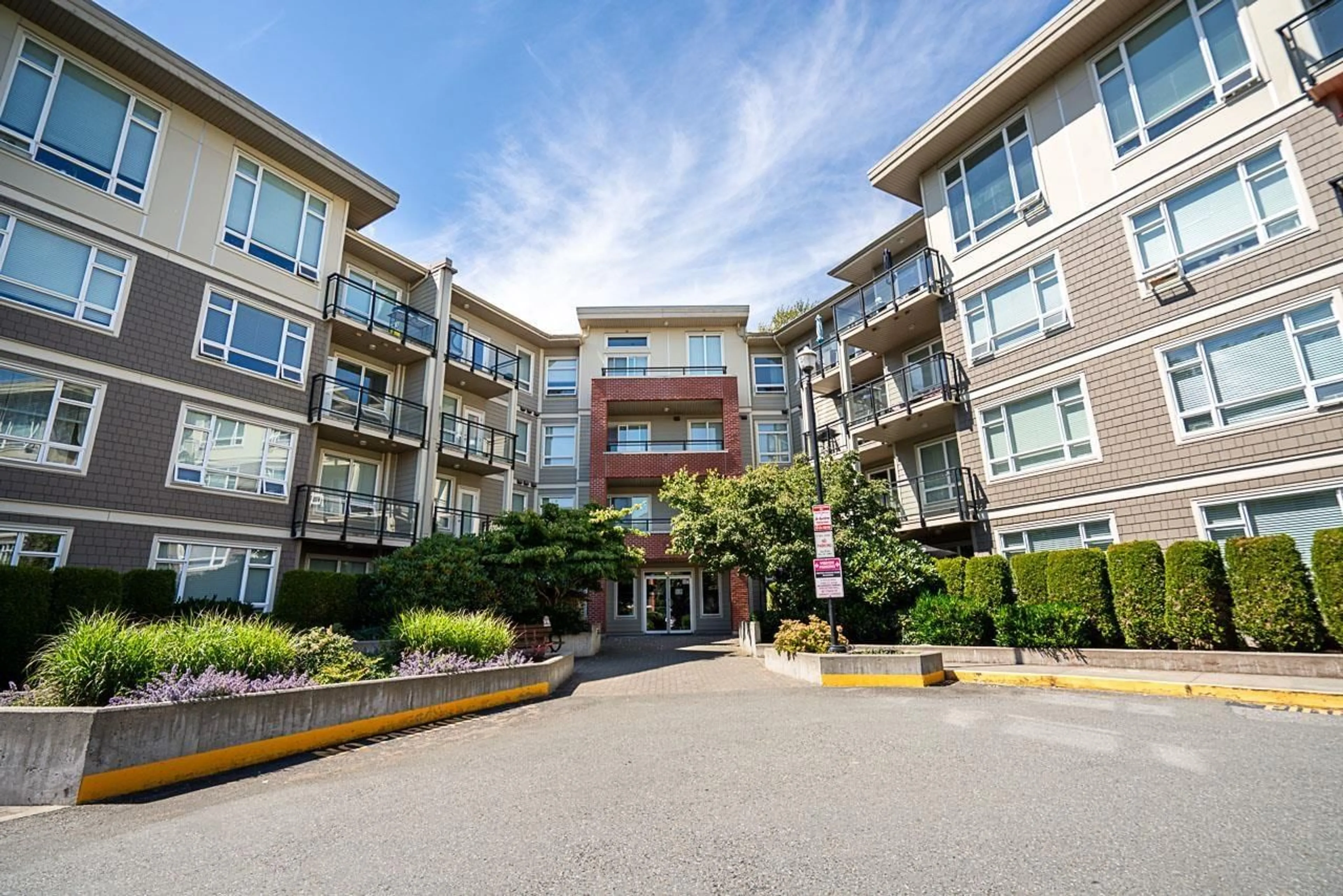 Patio, unknown for C420 - 20211 66 AVENUE, Langley British Columbia V2Y0L4